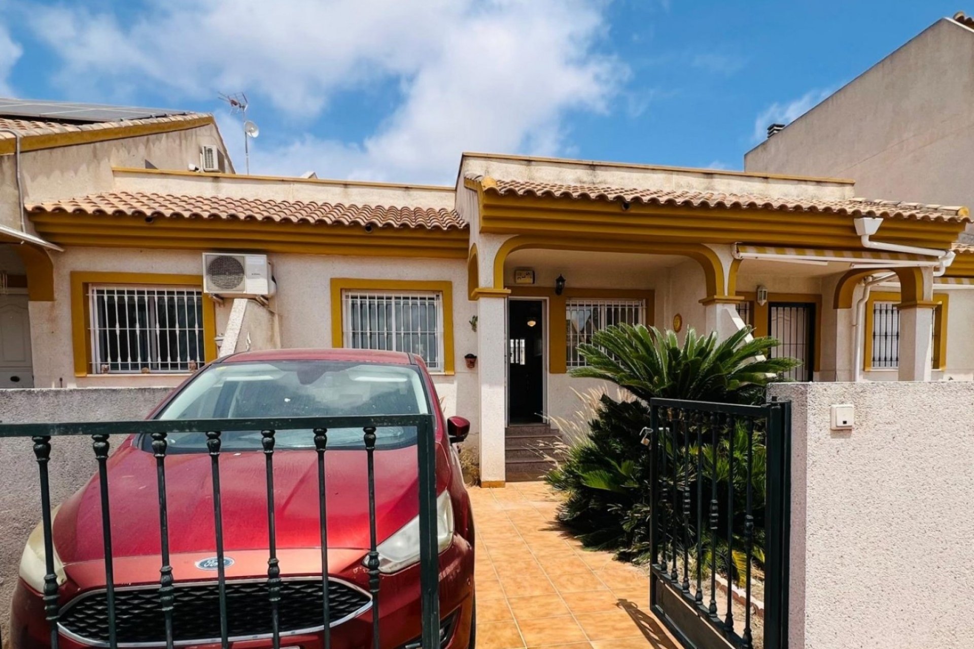 Reventa - Bungalow -
Daya Nueva - Daya Nueva - Town
