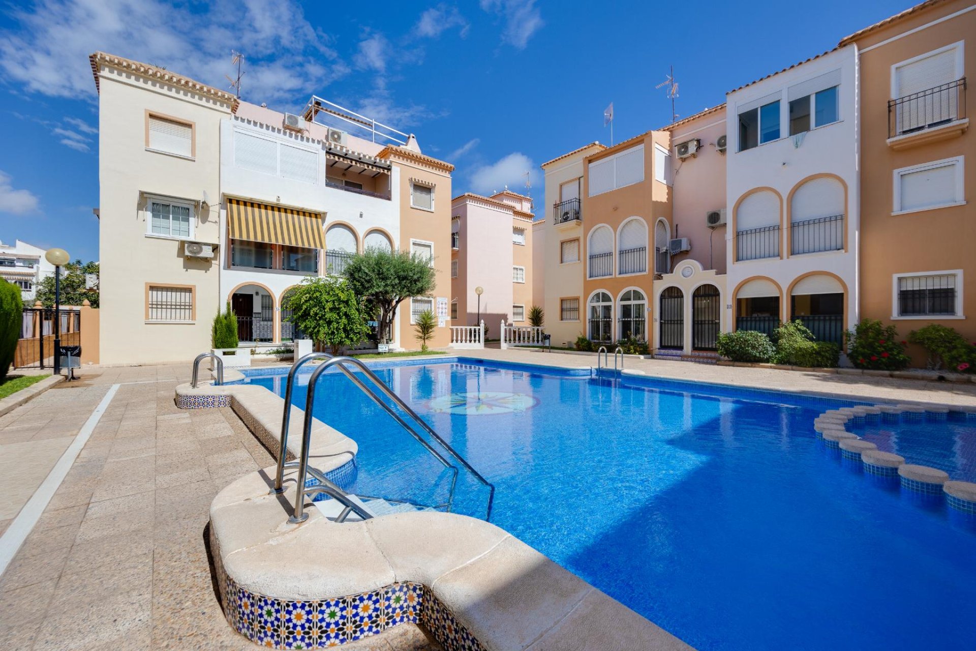 Reventa - Bungalow -
Torrevieja - Playa de los Naufragos