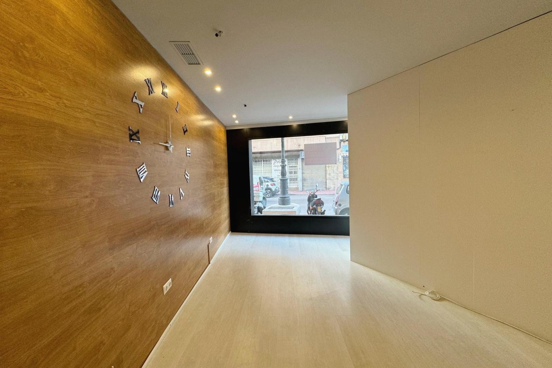 Reventa - Comercial -
Guardamar del Segura - Guardamar del Seguras*