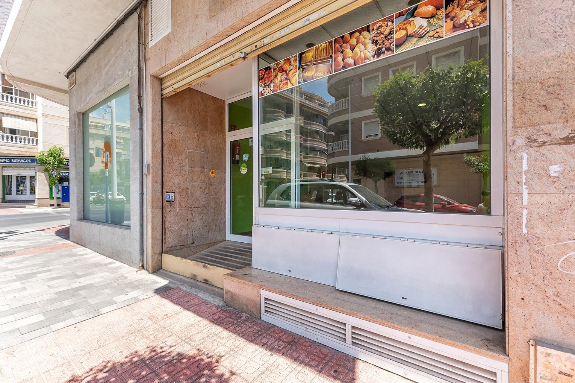 Reventa - Comercial -
Torrevieja - Centro