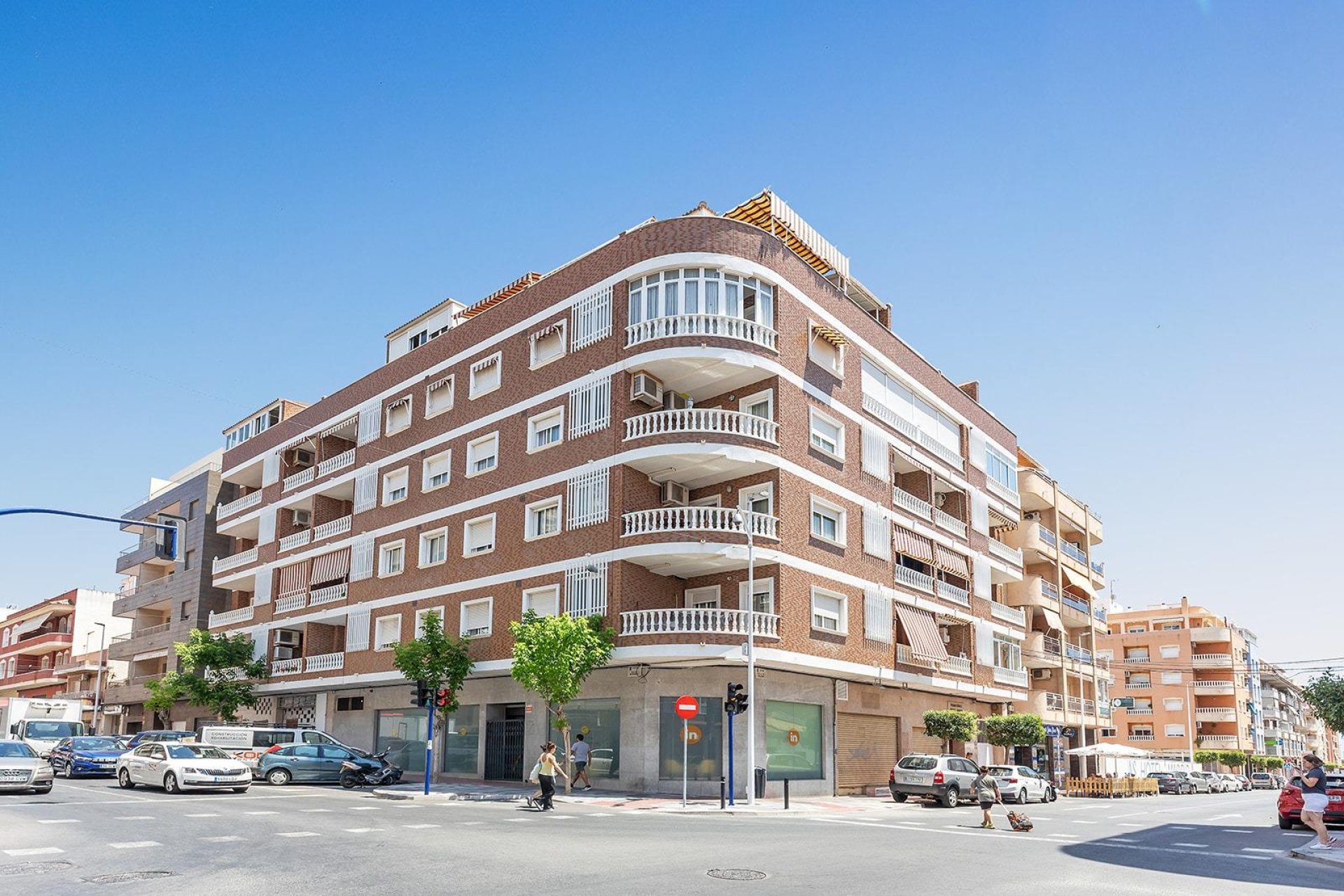 Reventa - Comercial -
Torrevieja - Centro