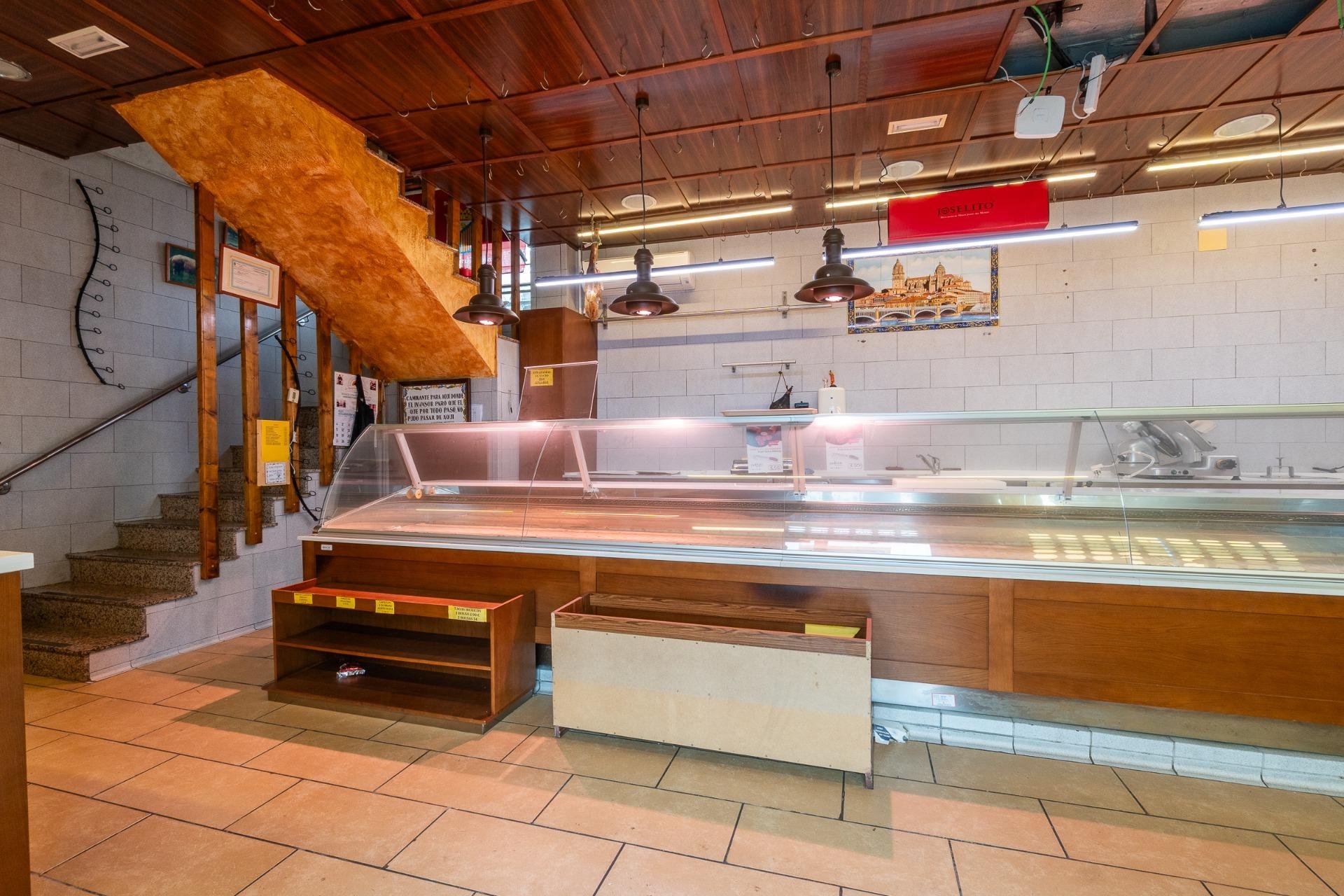 Reventa - Comercial -
Torrevieja - Paseo maritimo