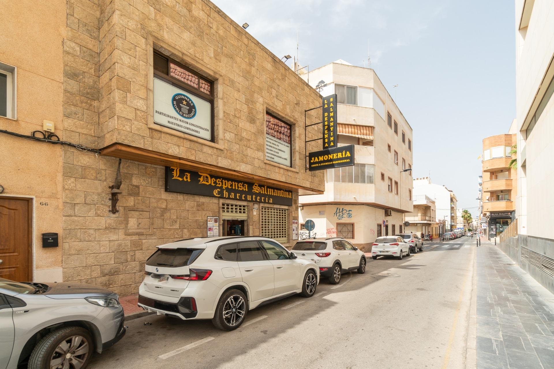 Reventa - Comercial -
Torrevieja - Paseo maritimo