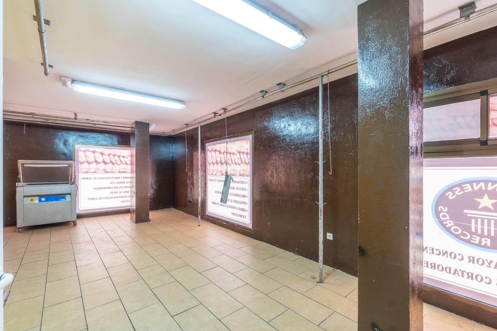 Reventa - Comercial -
Torrevieja - Paseo maritimo
