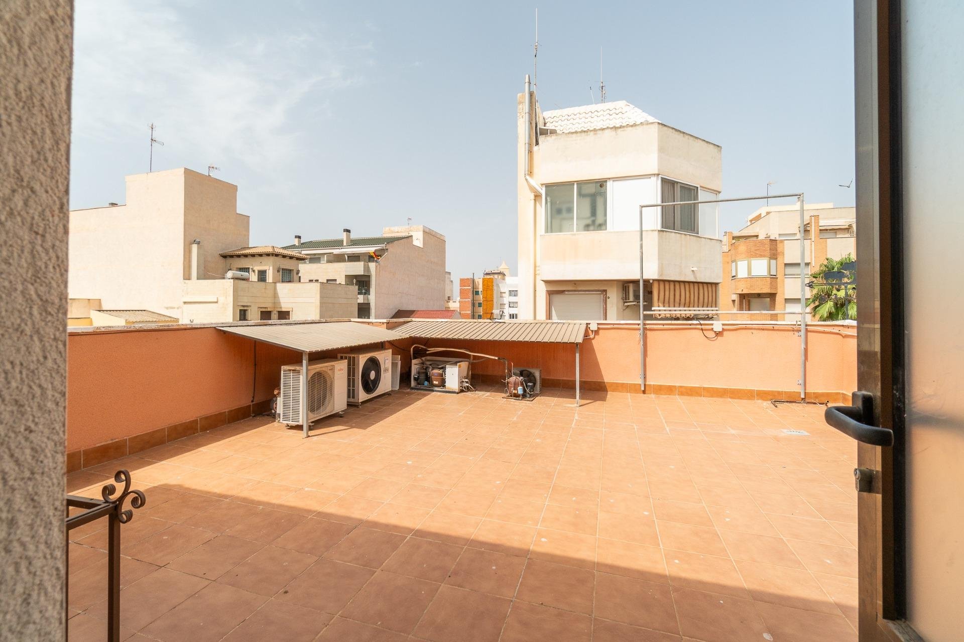 Reventa - Comercial -
Torrevieja - Paseo maritimo