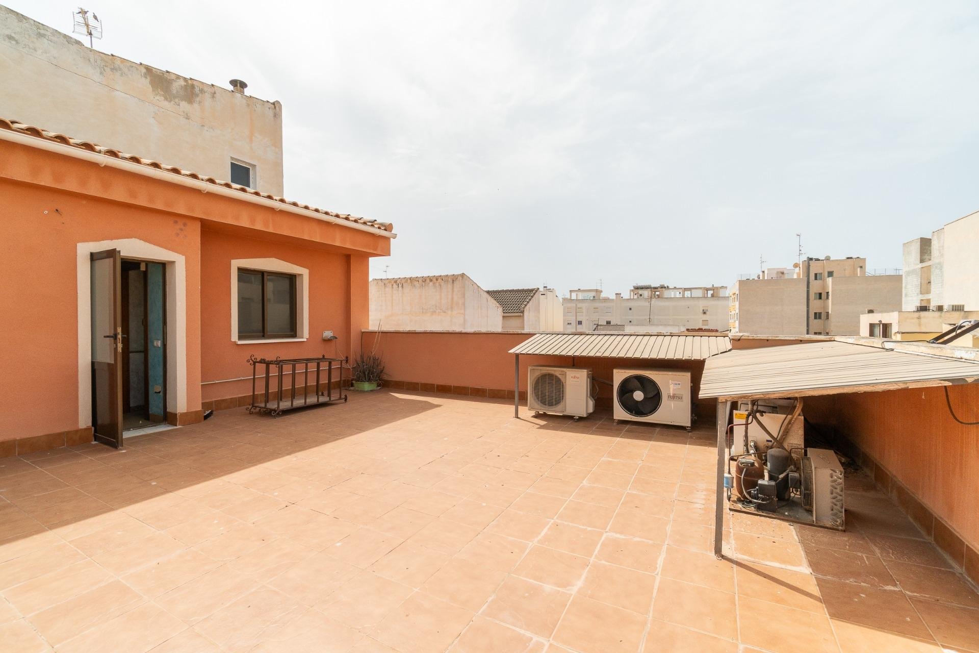 Reventa - Comercial -
Torrevieja - Paseo maritimo