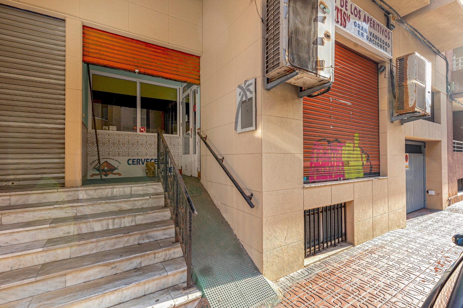Reventa - Comercial -
Torrevieja - Playa del Cura