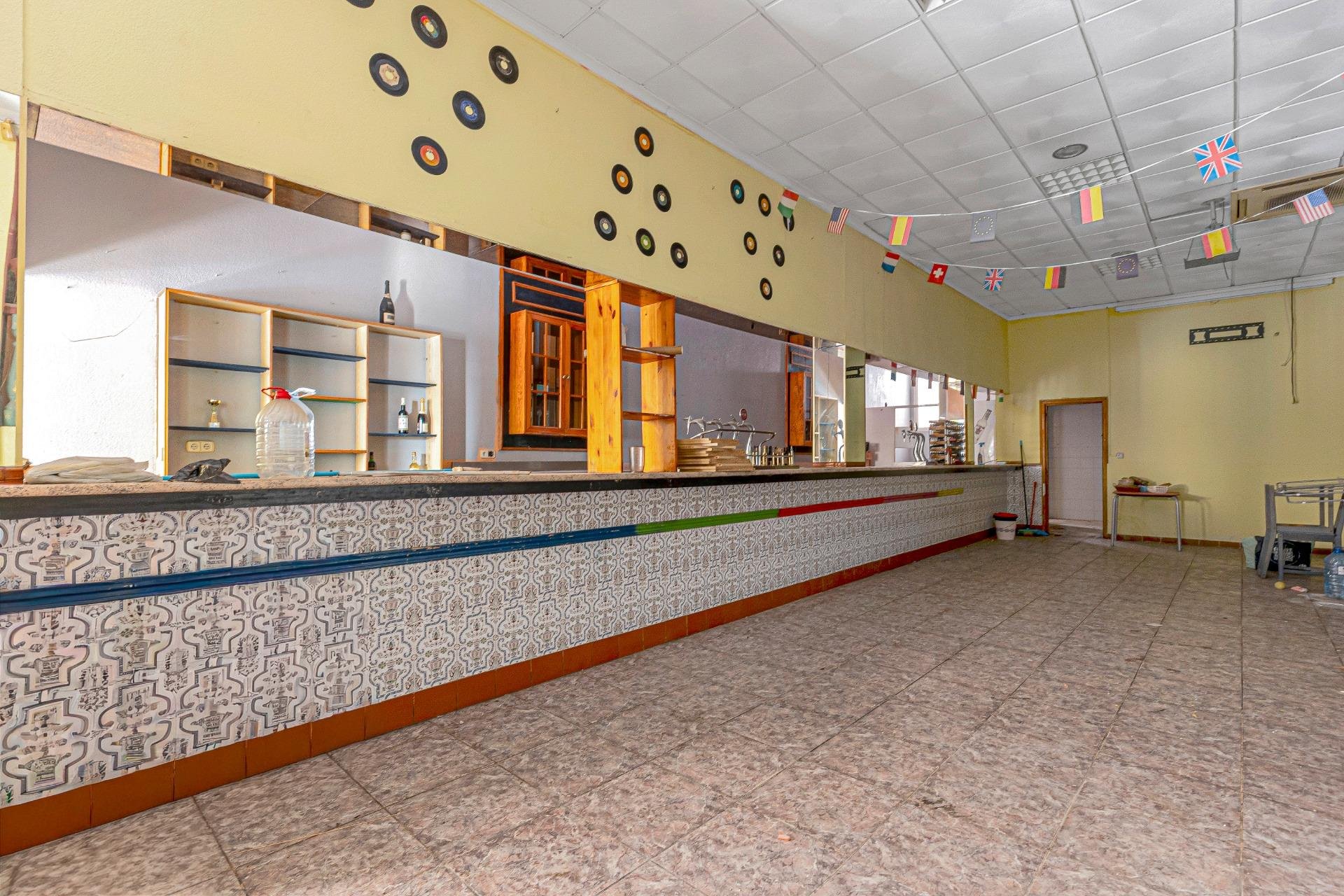 Reventa - Comercial -
Torrevieja - Playa del Cura