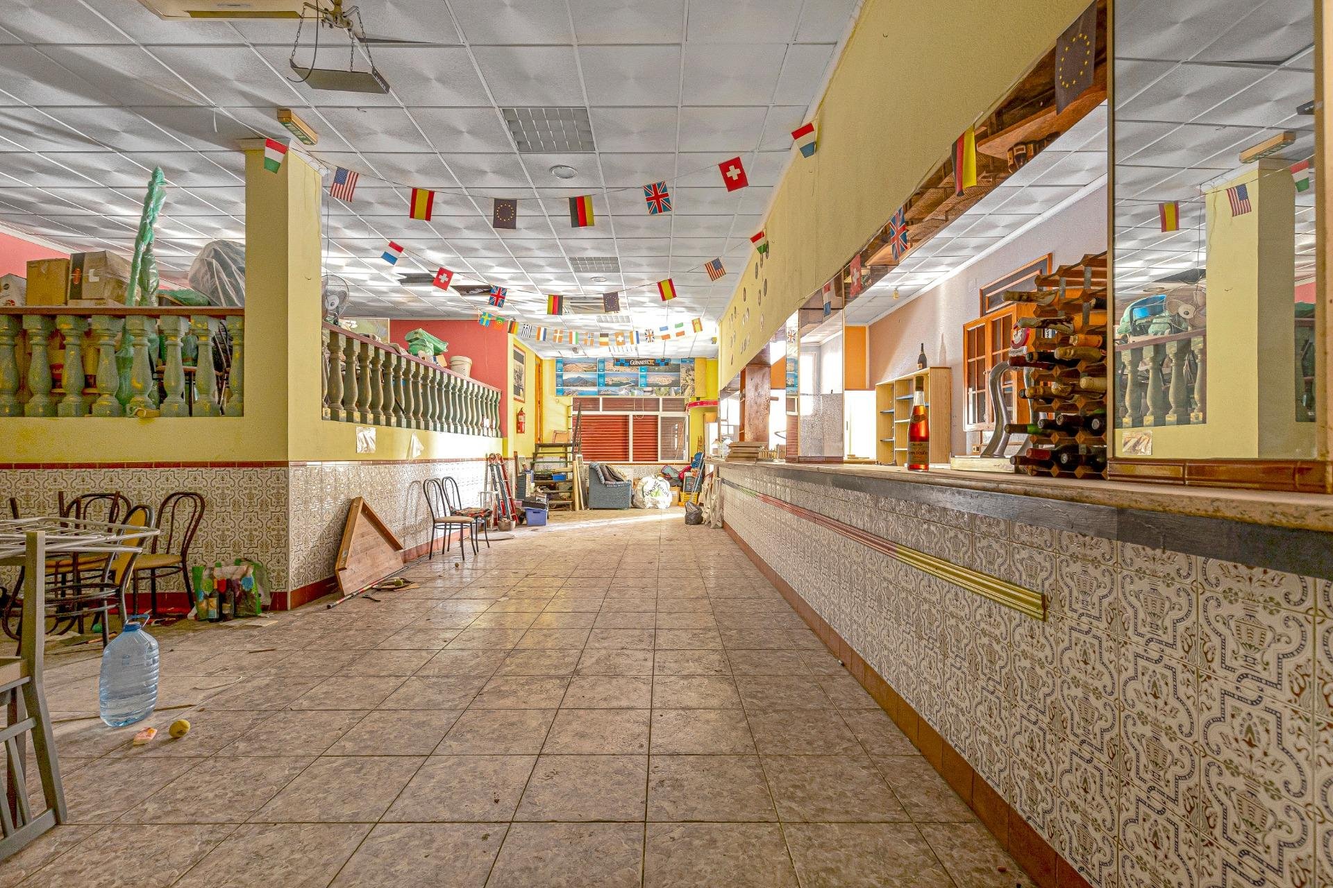 Reventa - Comercial -
Torrevieja - Playa del Cura