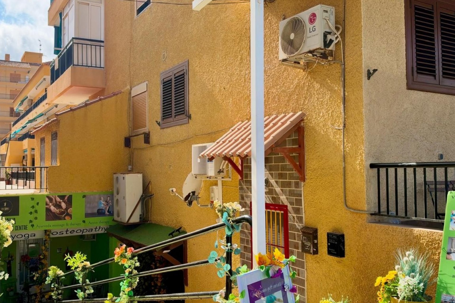 Reventa - Comercial -
Torrevieja - Torre La Mata
