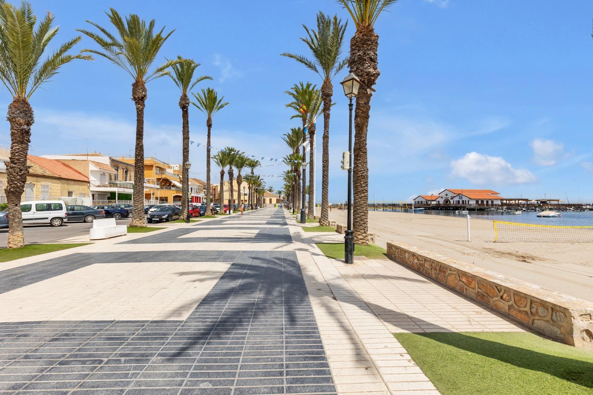 Reventa - Duplex -
Los Alcázares - Centro