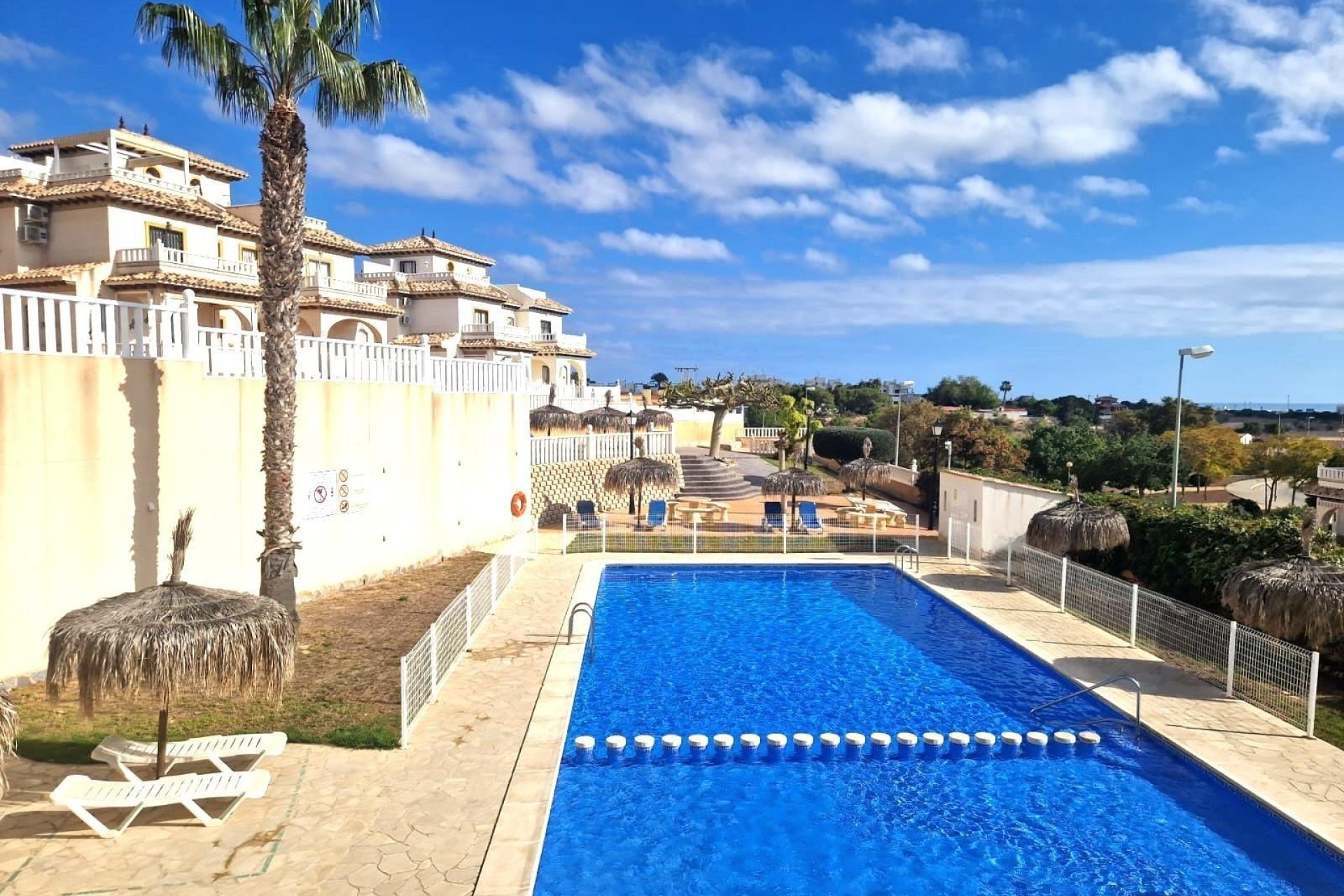 Reventa - Duplex -
Orihuela Costa - Montezenia