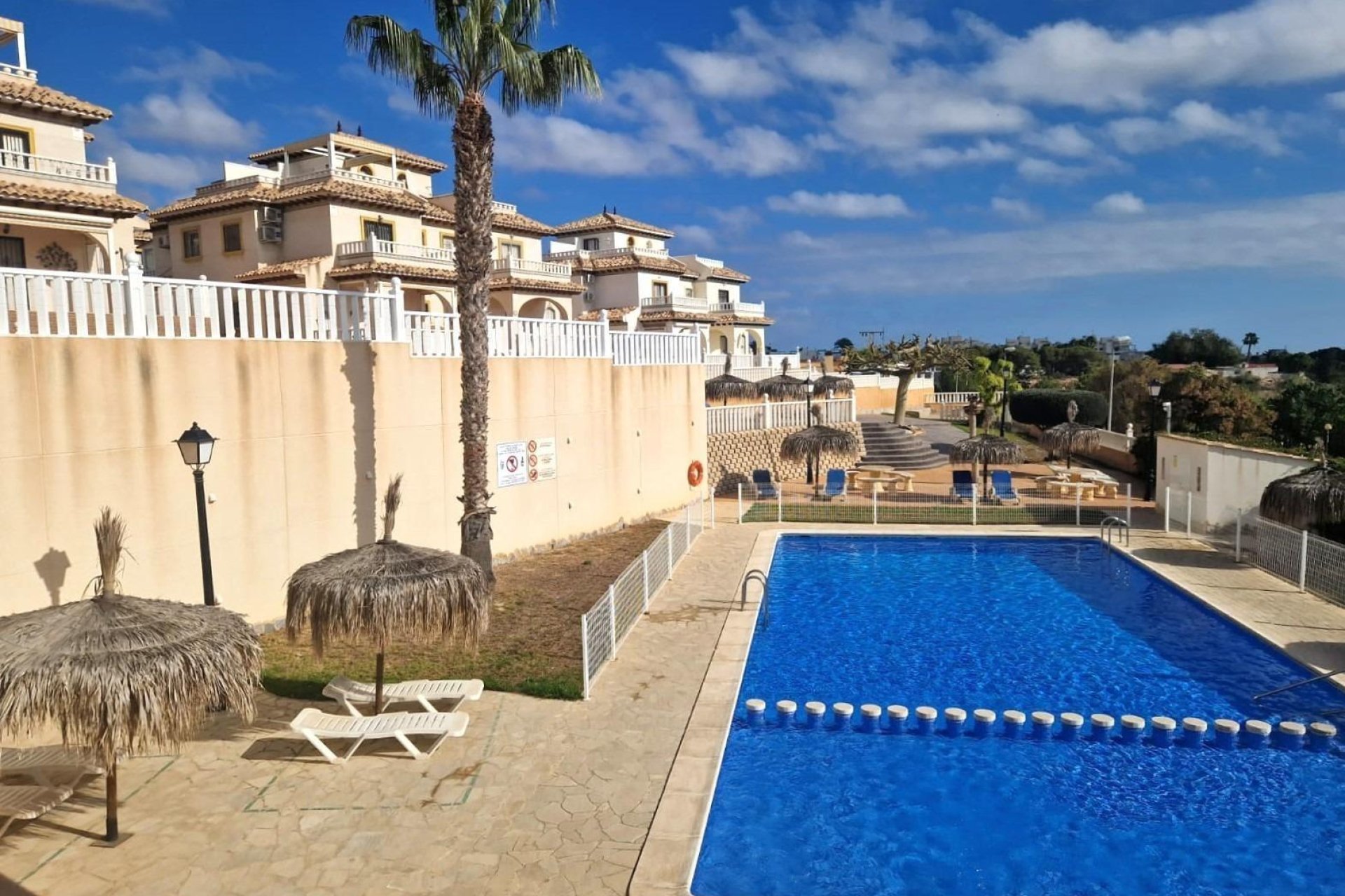 Reventa - Duplex -
Orihuela Costa - Montezenia