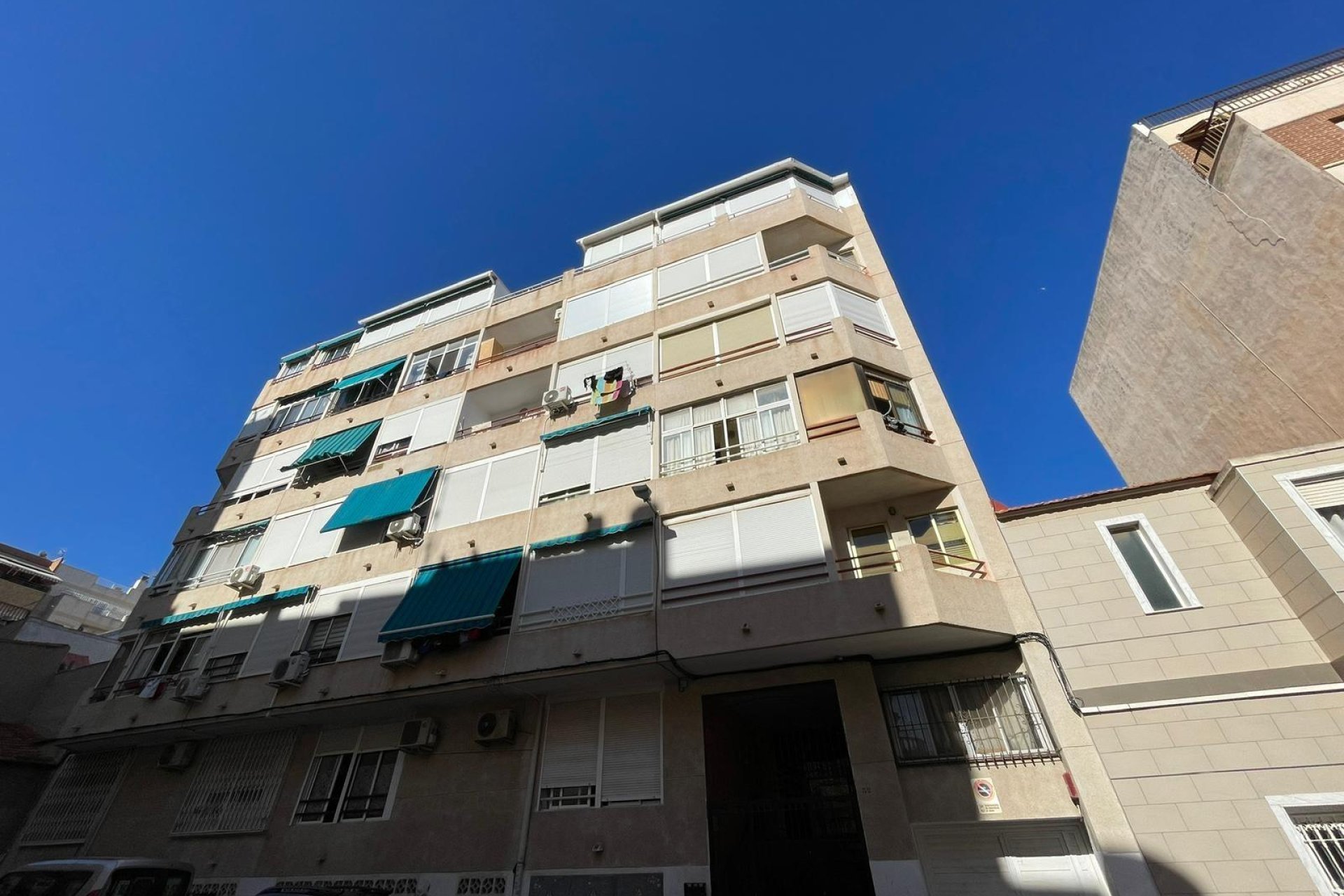 Reventa - Estudio -
Torrevieja - Centro