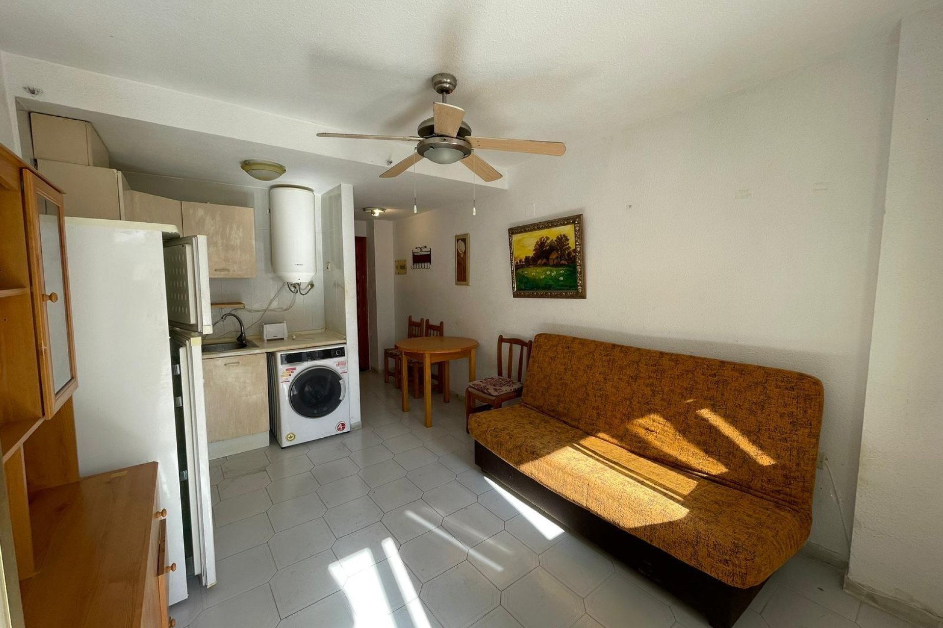 Reventa - Estudio -
Torrevieja - Centro