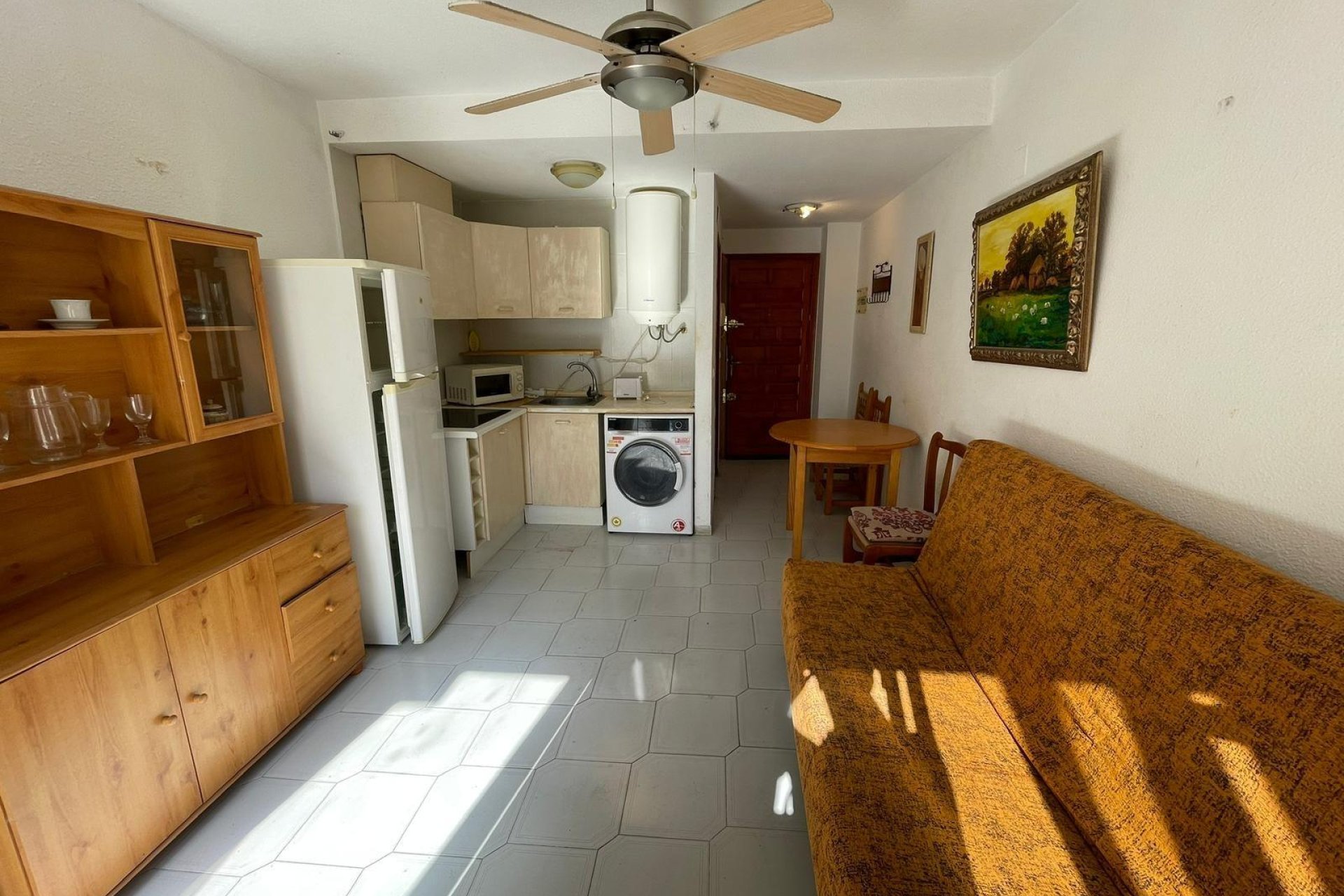 Reventa - Estudio -
Torrevieja - Centro