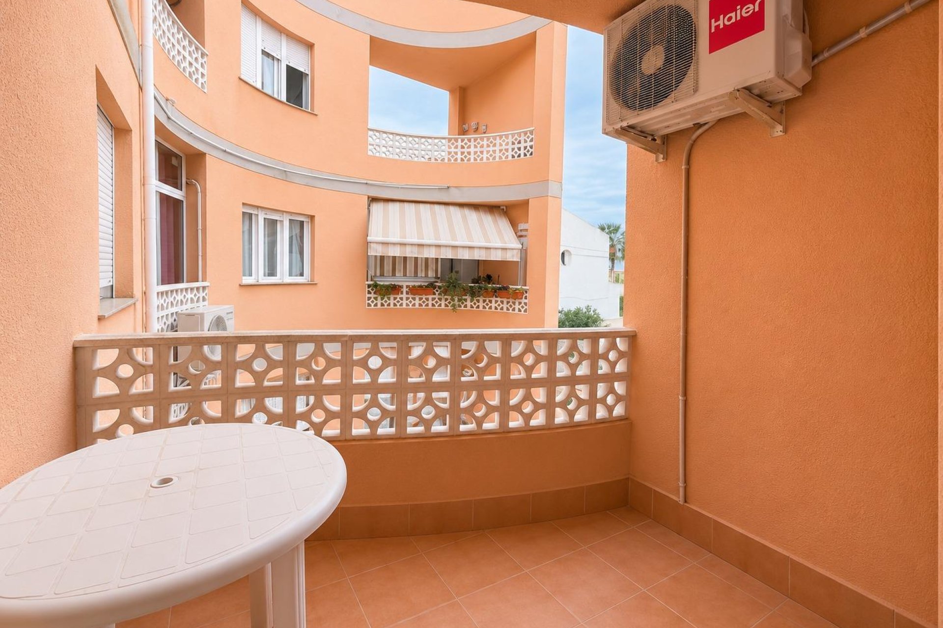 Reventa - Estudio -
Torrevieja - Estacion de autobuses
