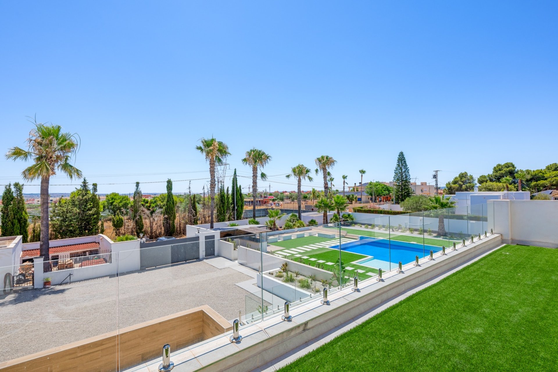 Reventa - Finca -
Los Montesinos - La Herrada