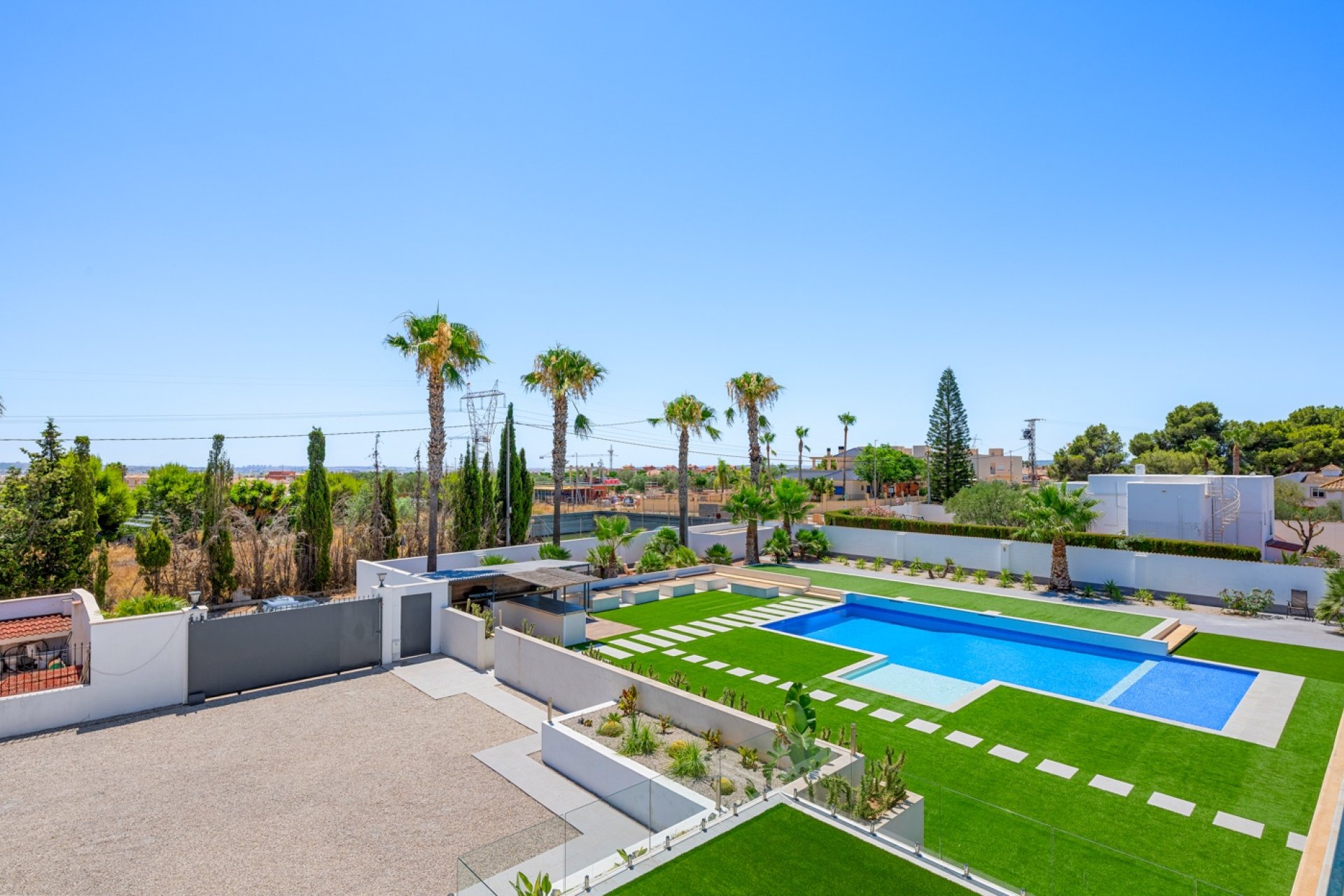 Reventa - Finca -
Los Montesinos - La Herrada
