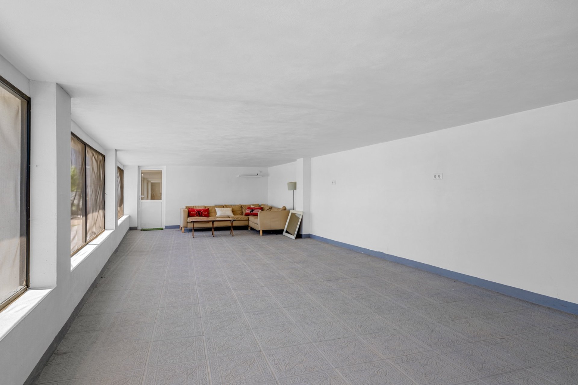Reventa - Finca -
Los Montesinos - La Herrada