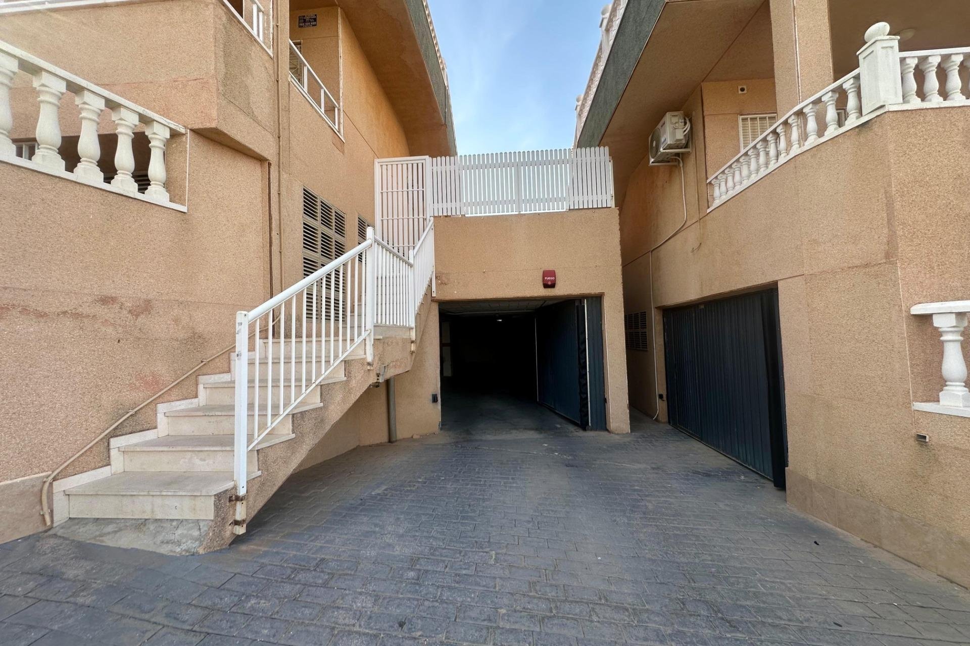 Reventa - Garaje -
Torrevieja - Cabo cervera