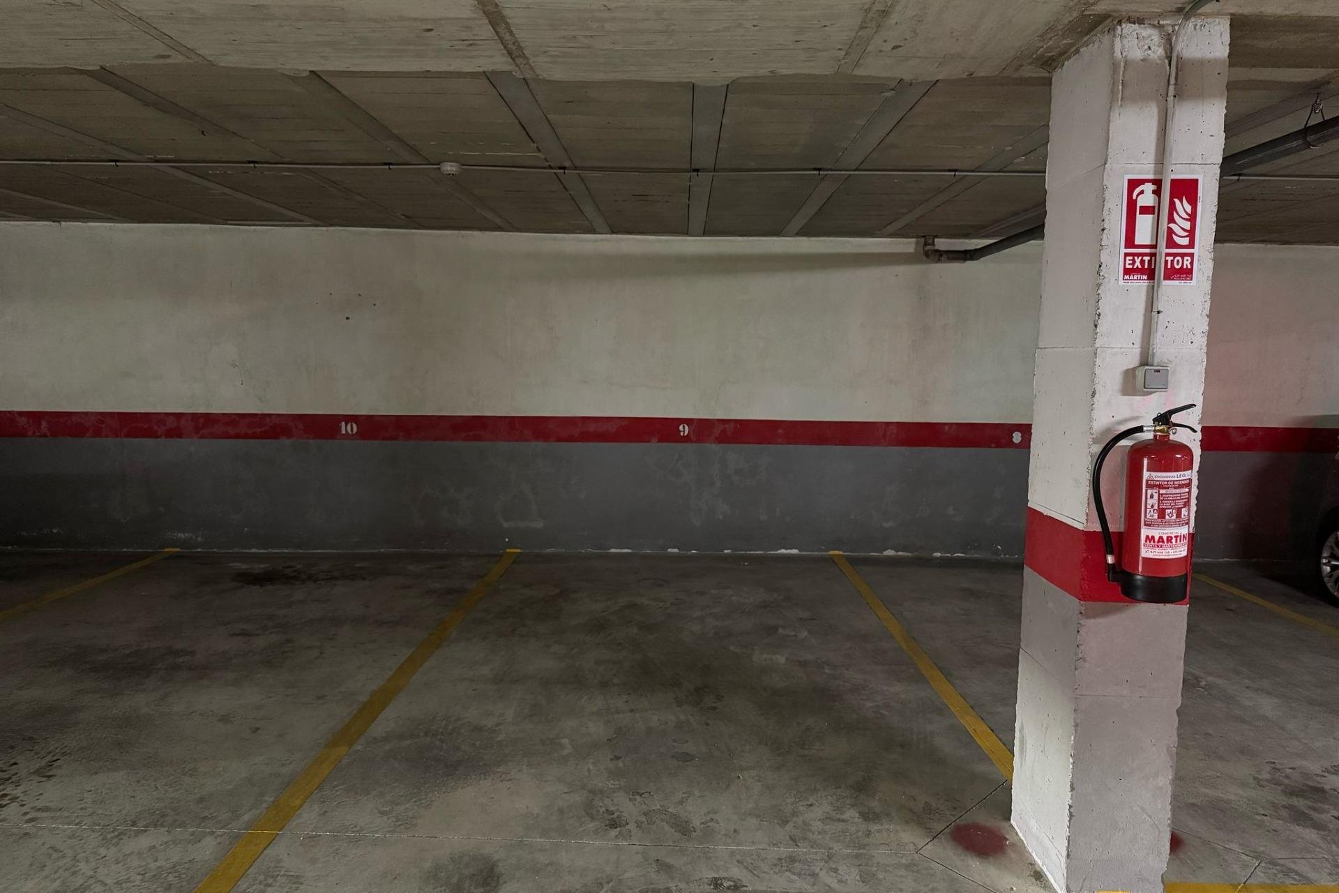 Reventa - Garaje -
Torrevieja - Centro