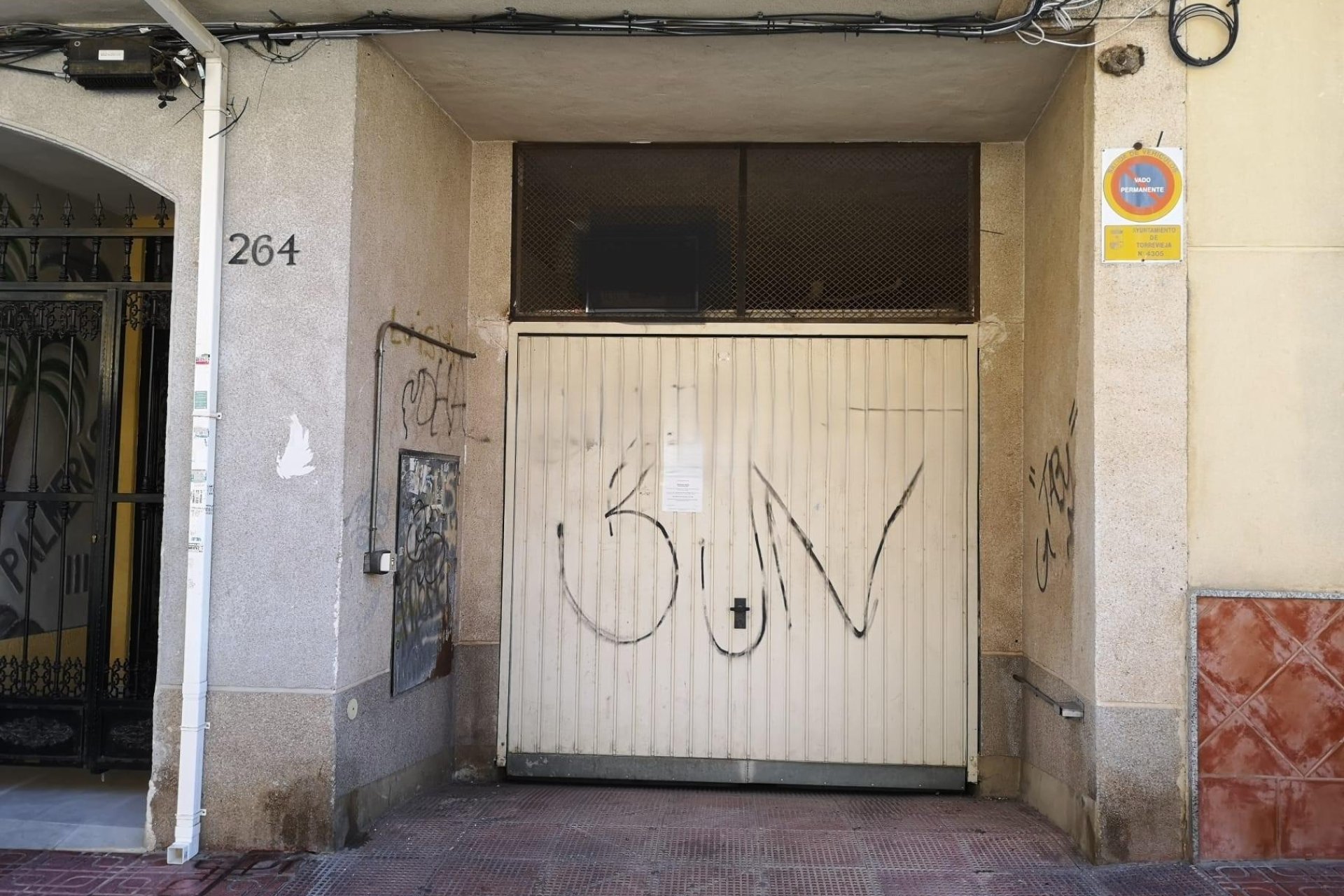 Reventa - Garaje -
Torrevieja - Playa de los Locos