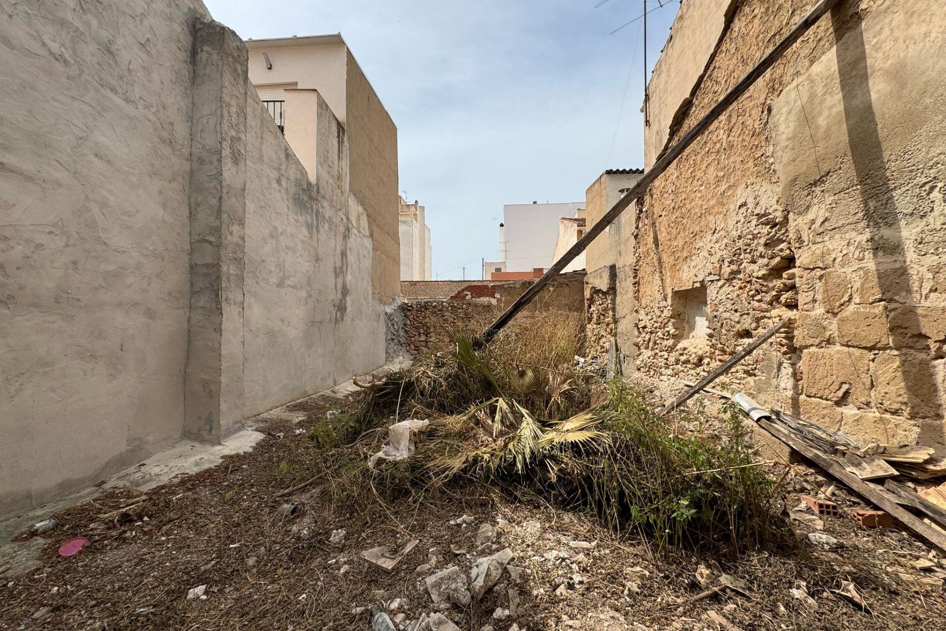 Reventa - Parcela / Terreno -
Torrevieja - Centro