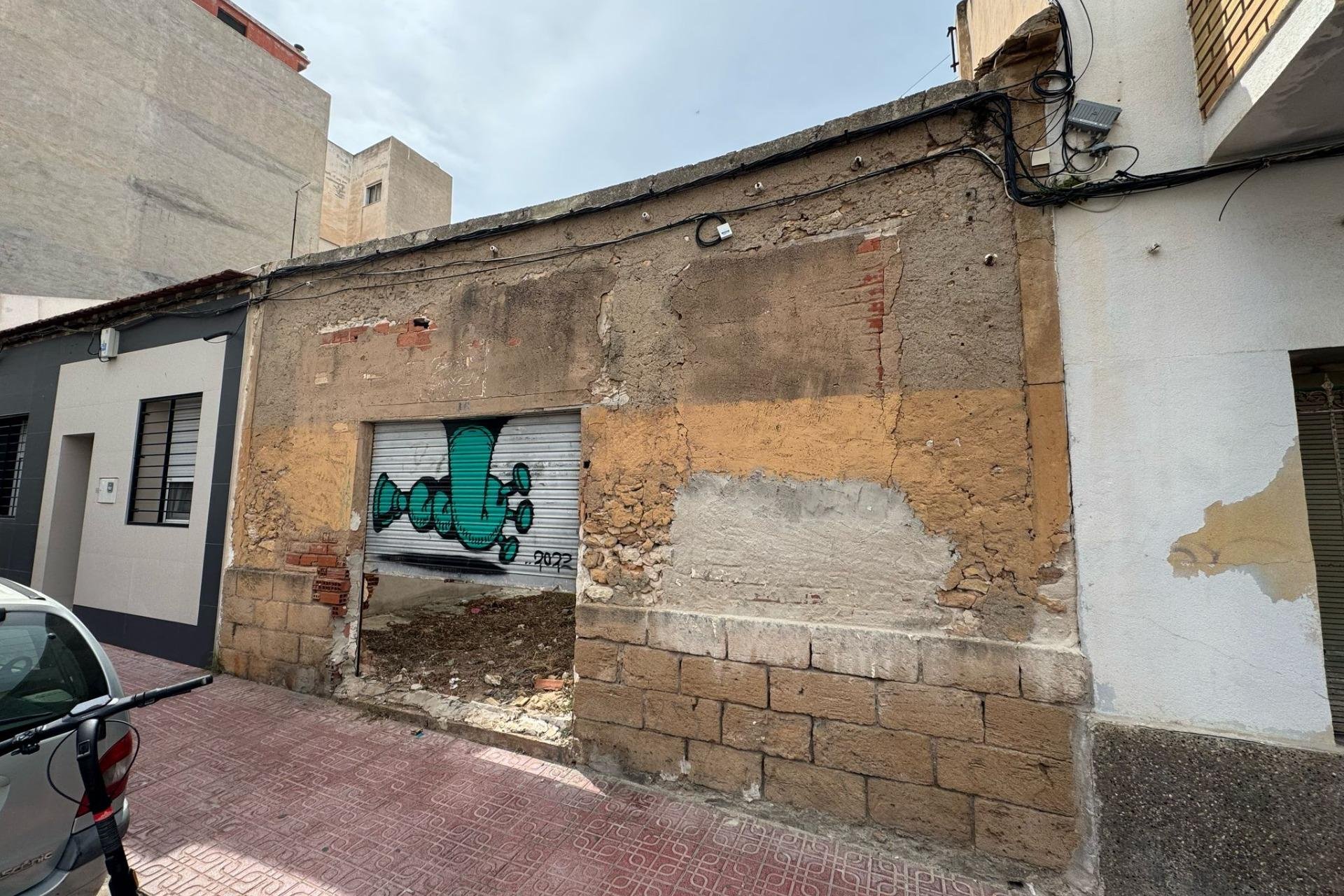 Reventa - Parcela / Terreno -
Torrevieja - Centro