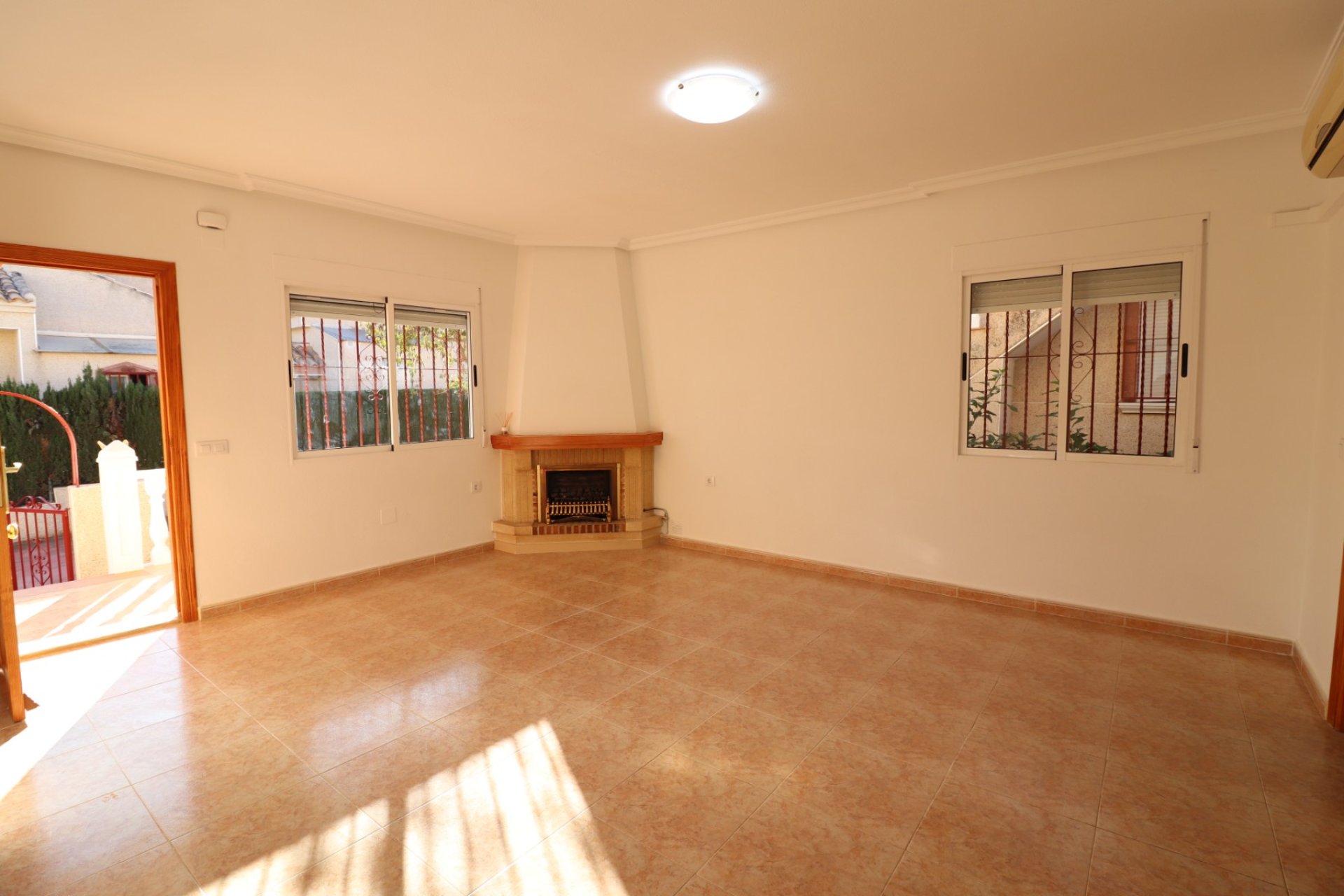 Reventa - Villa -
Algorfa - Montemar