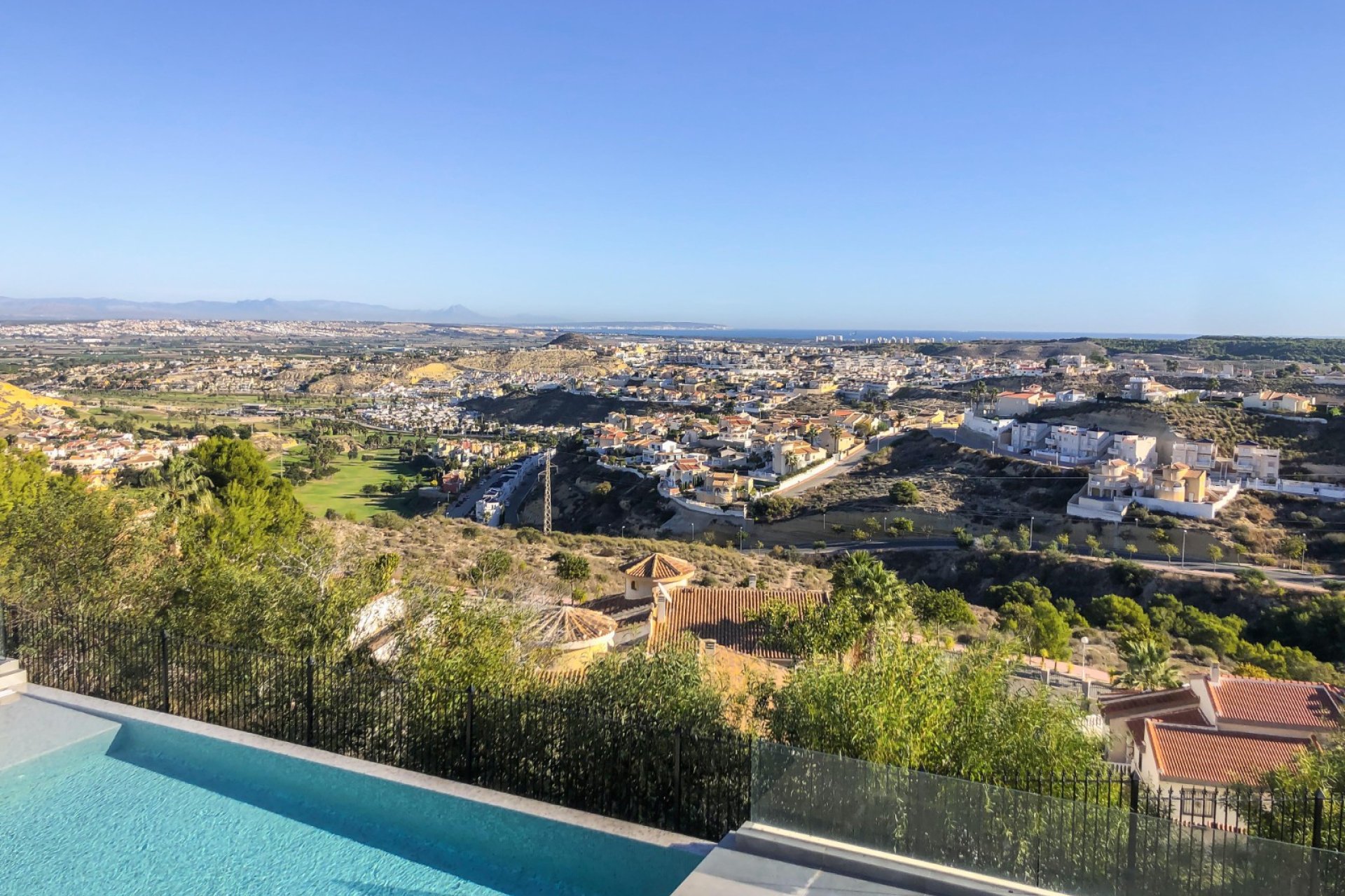 Reventa - Villa -
Ciudad Quesada - Altos de Quesada