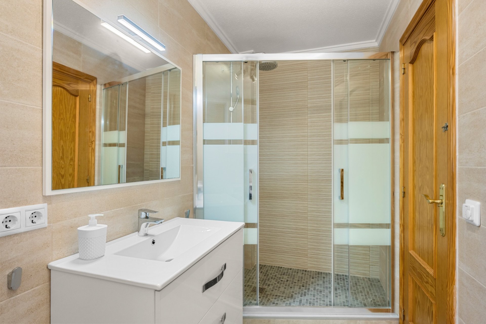 Reventa - Villa -
Ciudad Quesada - Ciudad Quesada - Town