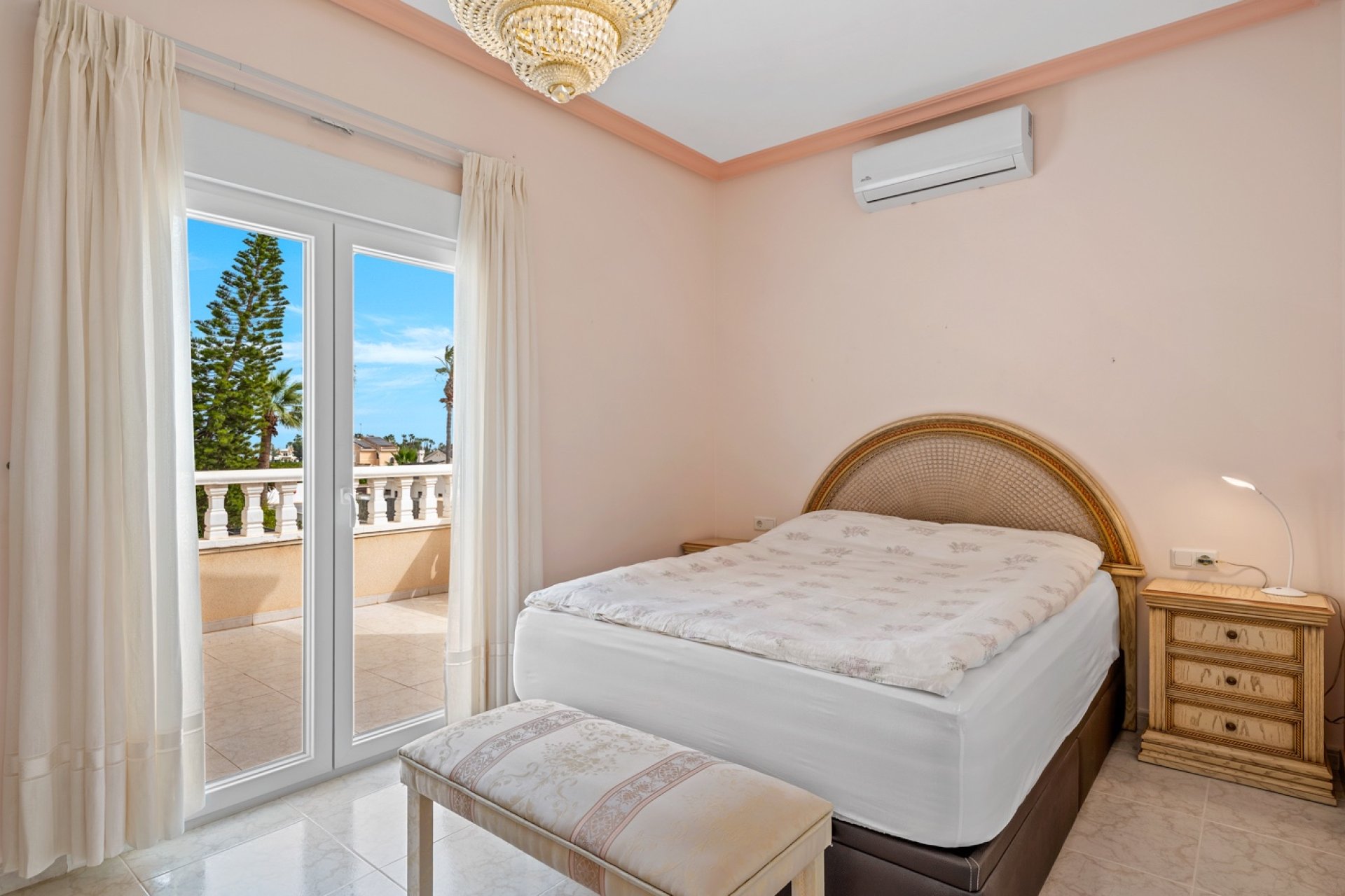 Reventa - Villa -
Ciudad Quesada - Doña Pepa