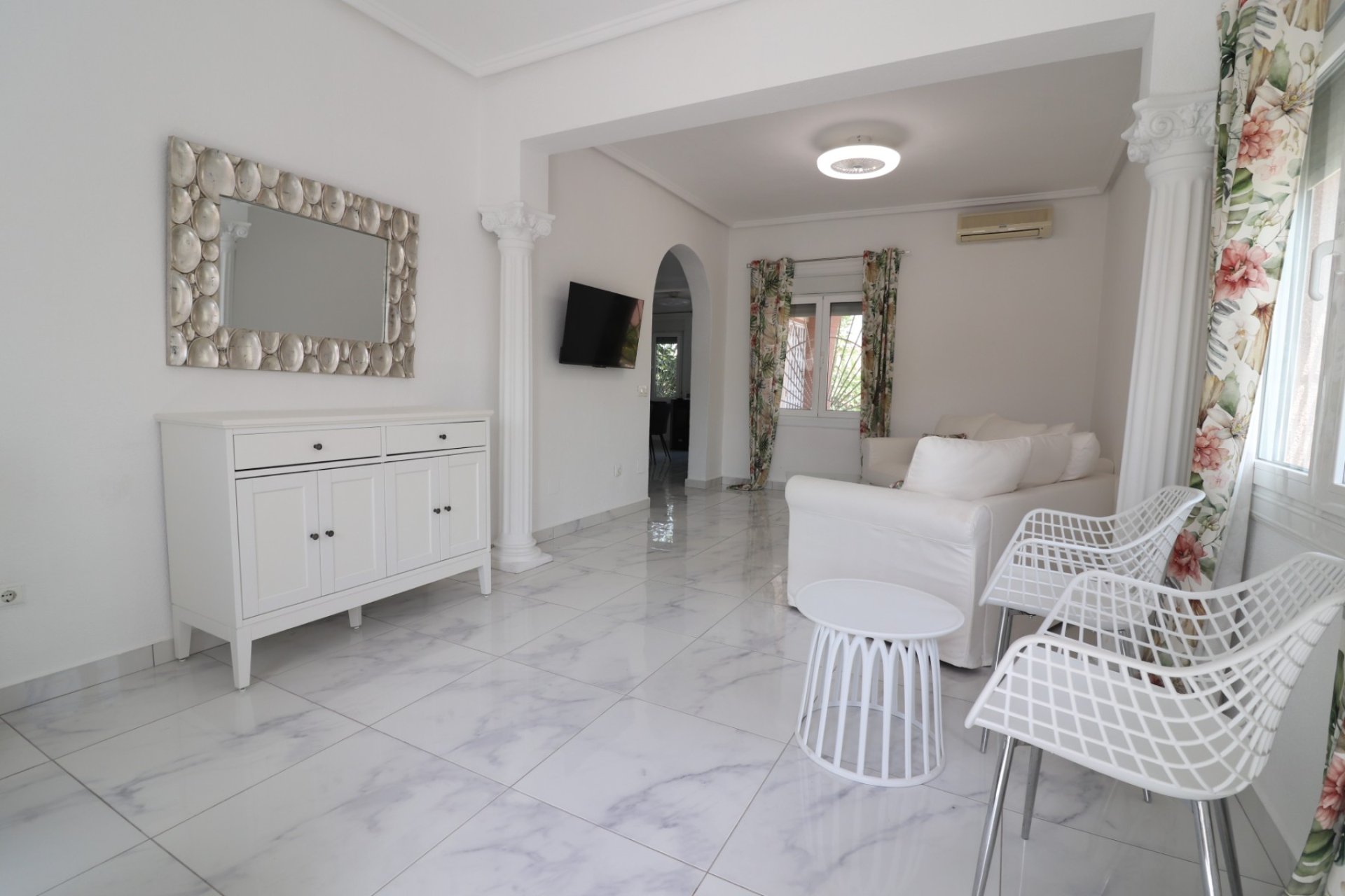 Reventa - Villa -
Ciudad Quesada - La Fiesta