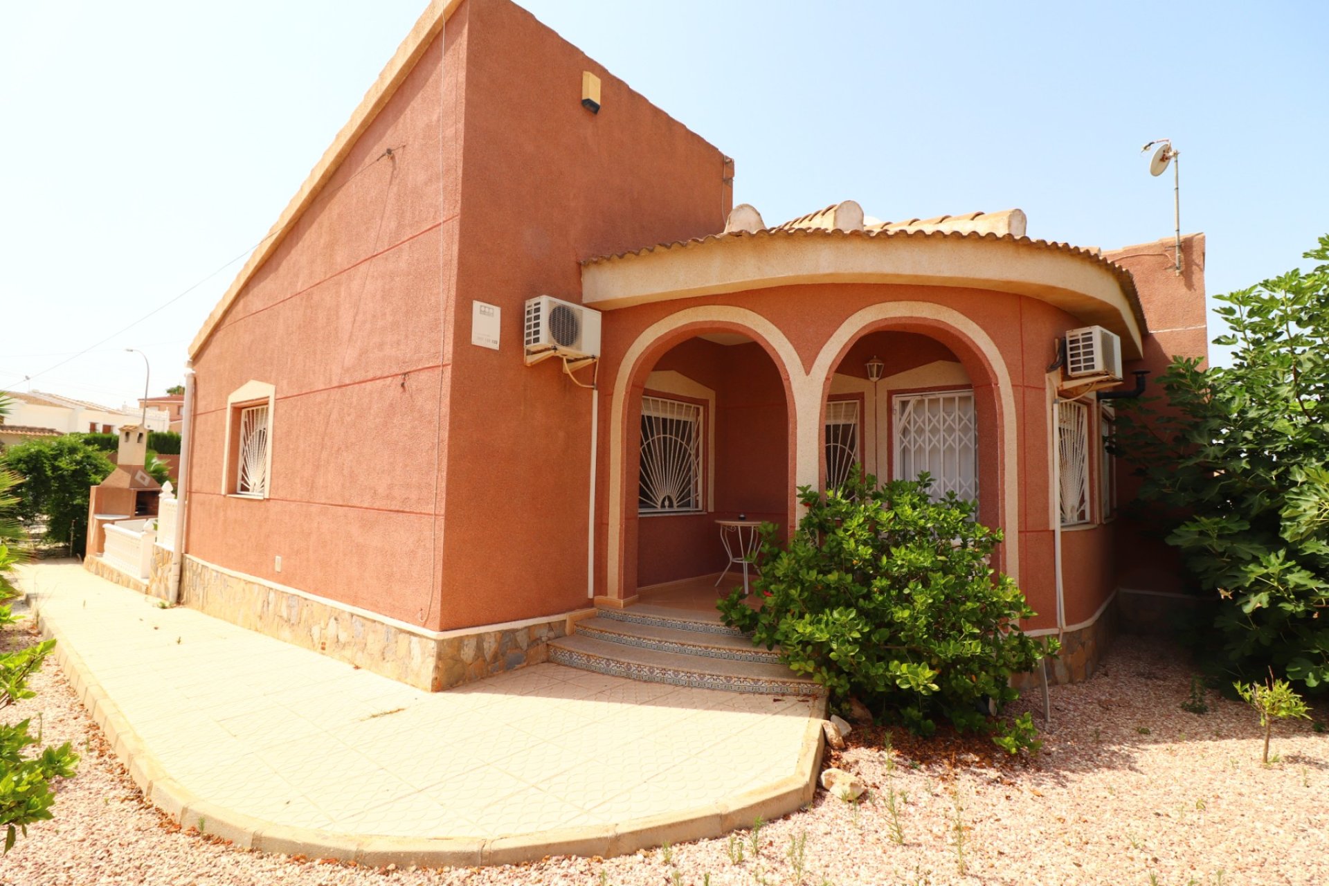 Reventa - Villa -
Ciudad Quesada - La Fiesta