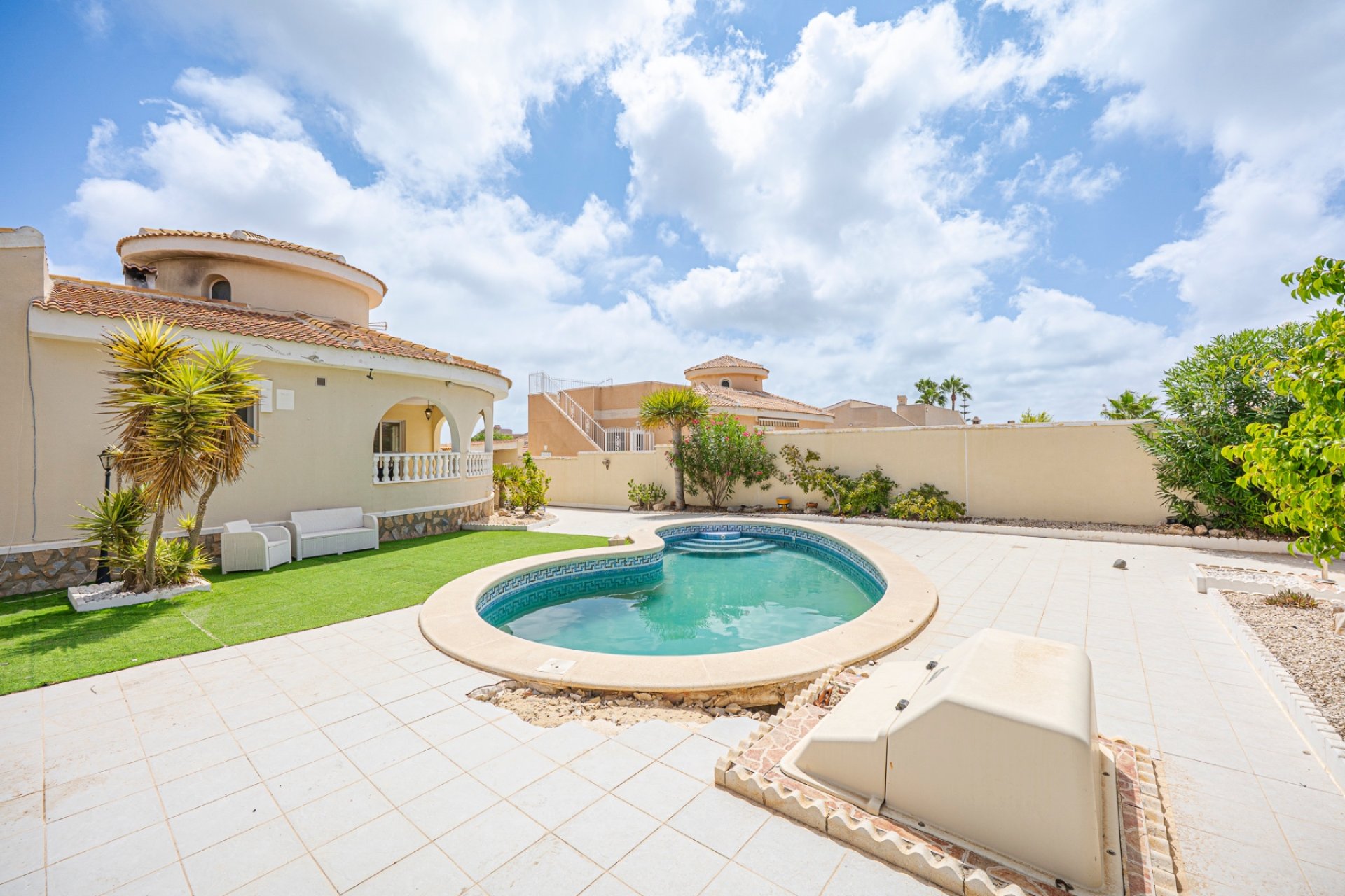 Reventa - Villa -
Ciudad Quesada - La Fiesta