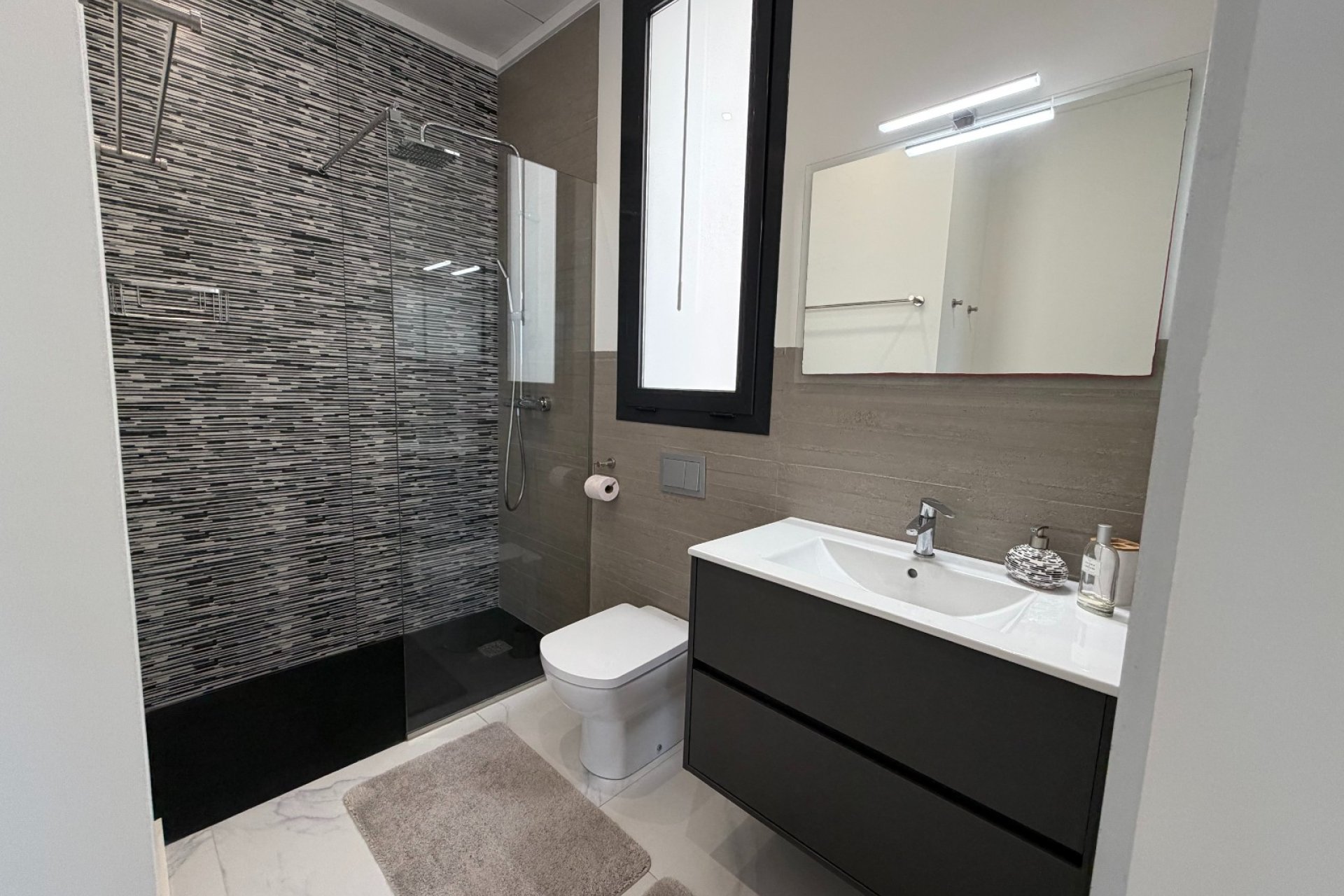 Reventa - Villa -
Ciudad Quesada - La Laguna