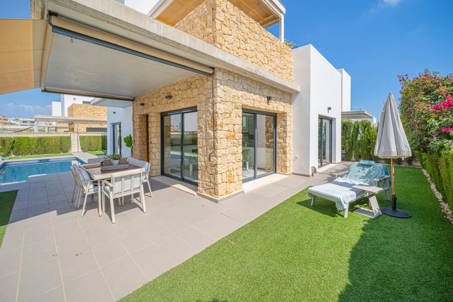 Reventa - Villa -
Ciudad Quesada - La Laguna