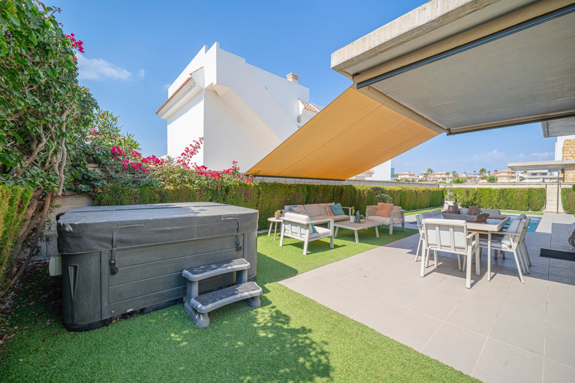 Reventa - Villa -
Ciudad Quesada - La Laguna