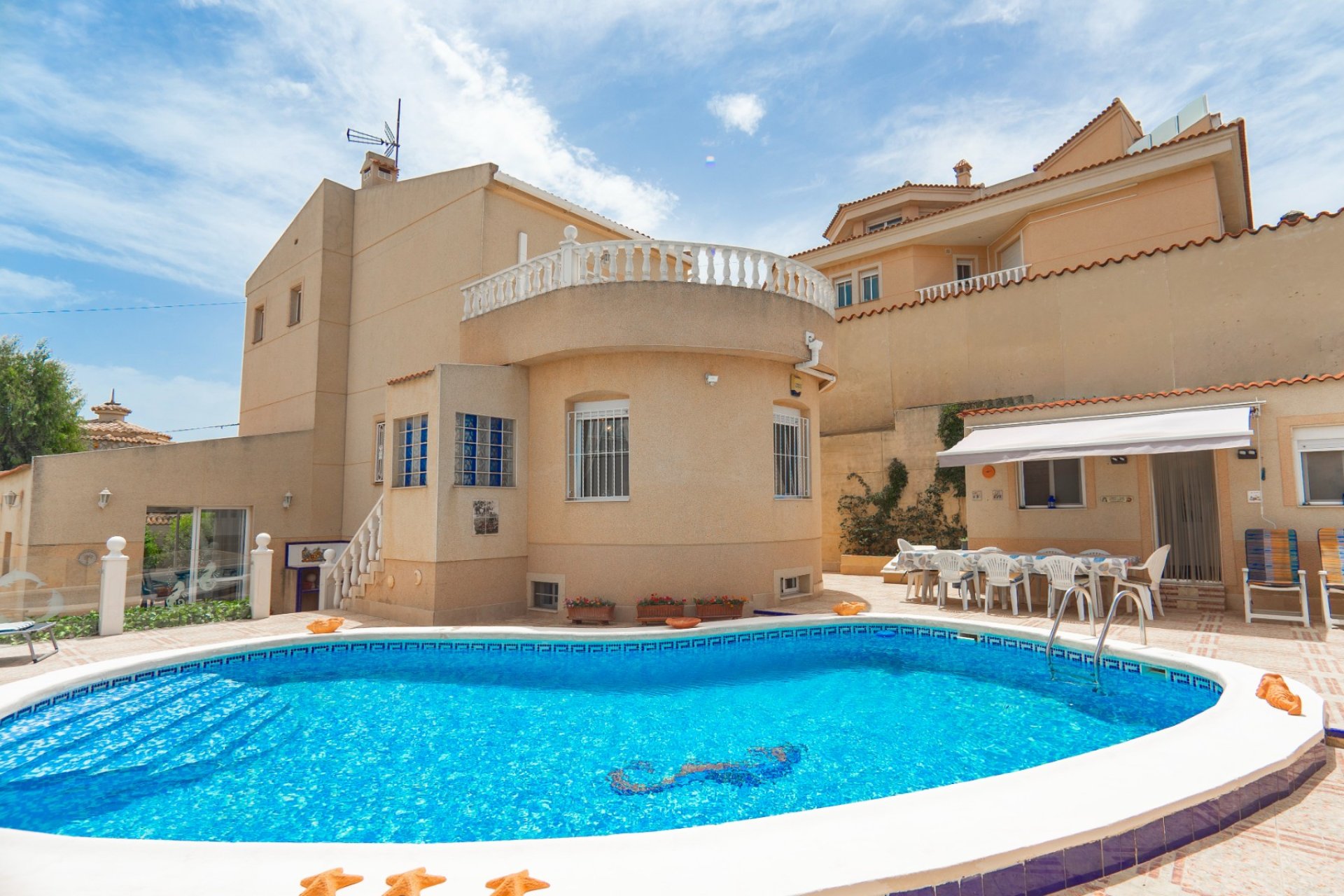 Reventa - Villa -
Ciudad Quesada - La Marquesa