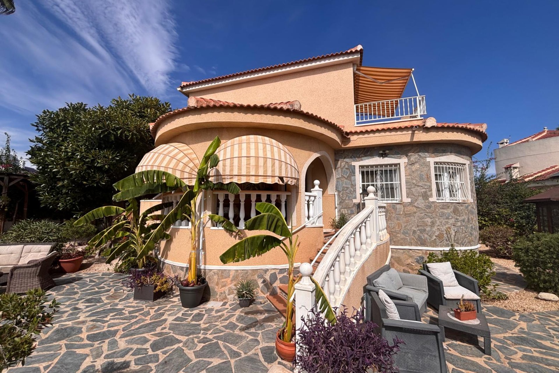 Reventa - Villa -
Ciudad Quesada - Lo Pepin