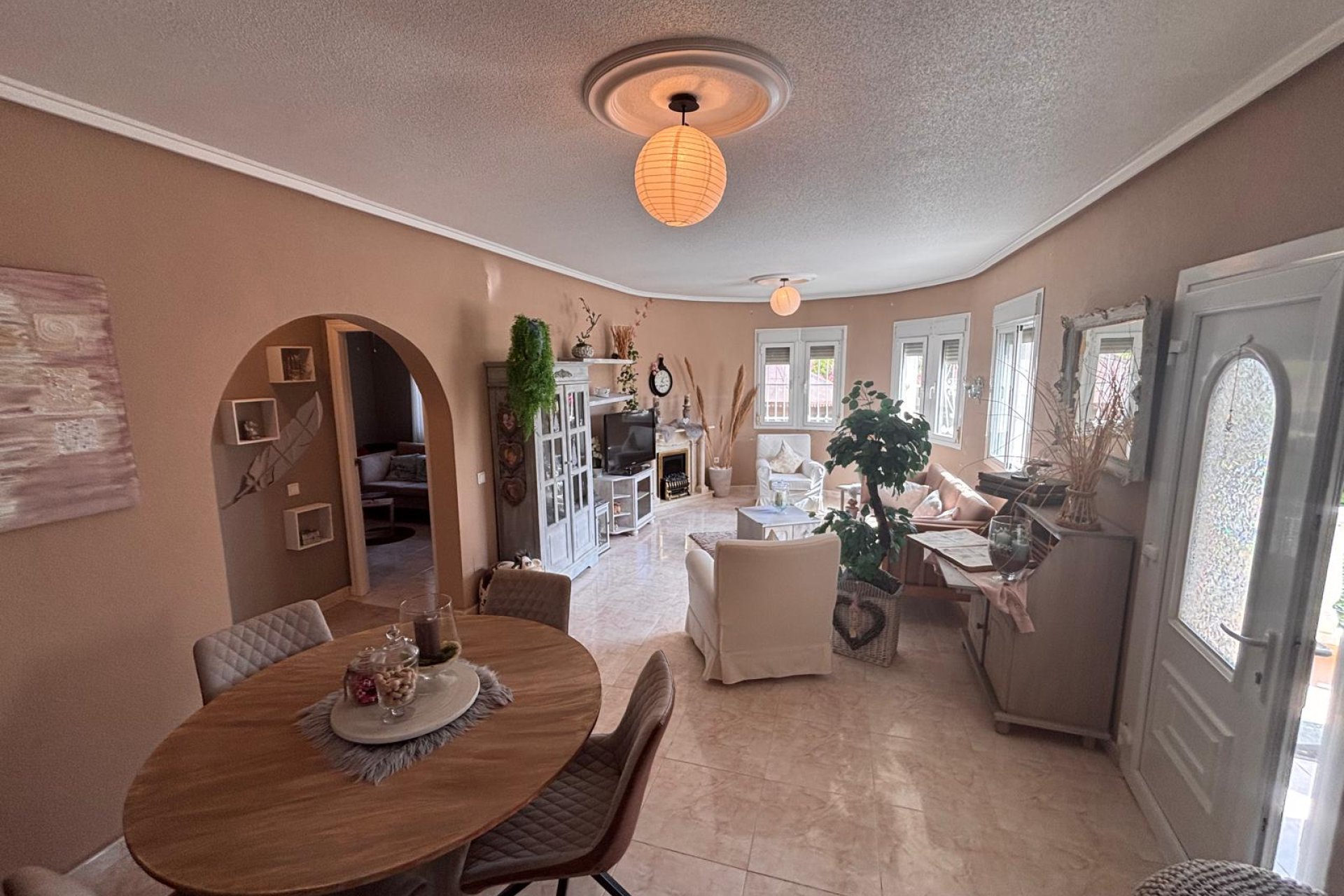 Reventa - Villa -
Ciudad Quesada - Lo Pepin