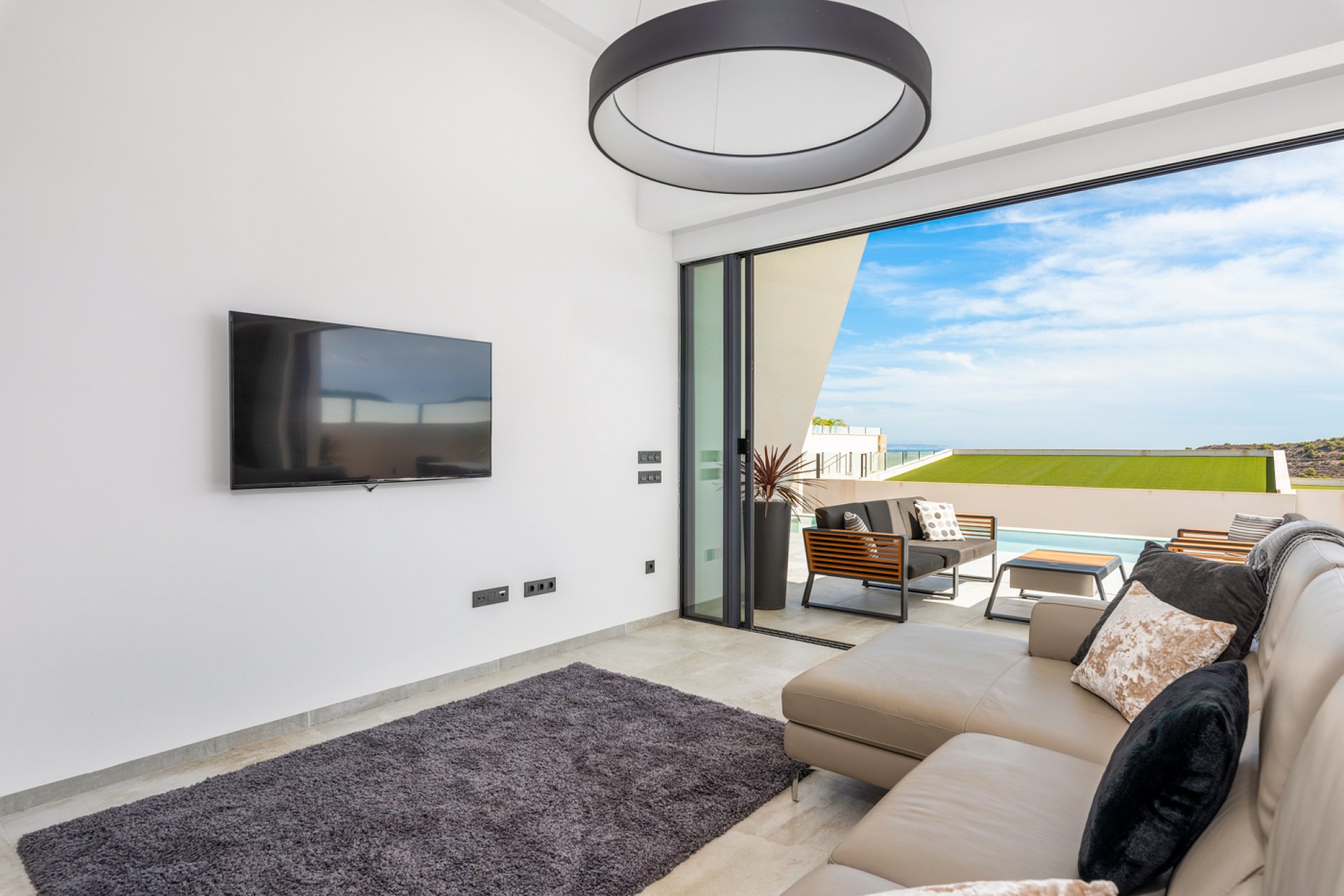 Reventa - Villa -
Ciudad Quesada - Pueblo Lucero