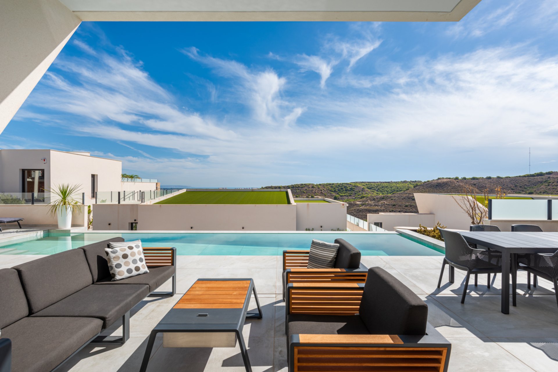 Reventa - Villa -
Ciudad Quesada - Pueblo Lucero