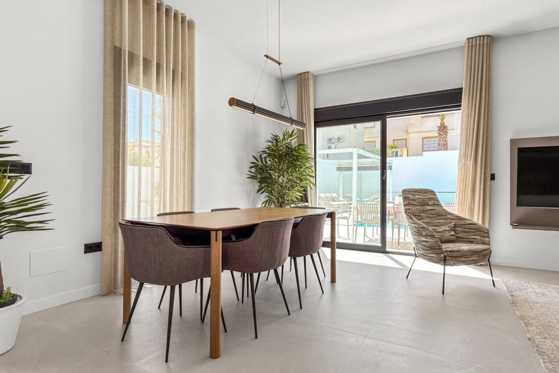Reventa - Villa -
Ciudad Quesada - Pueblo Lucero