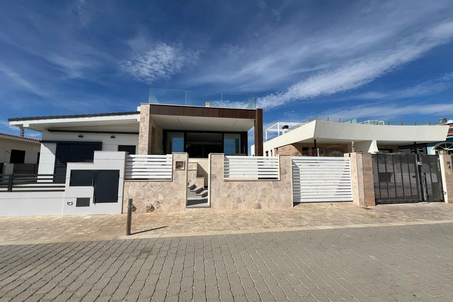 Reventa - Villa de Lujo -
Torrevieja - La Mata