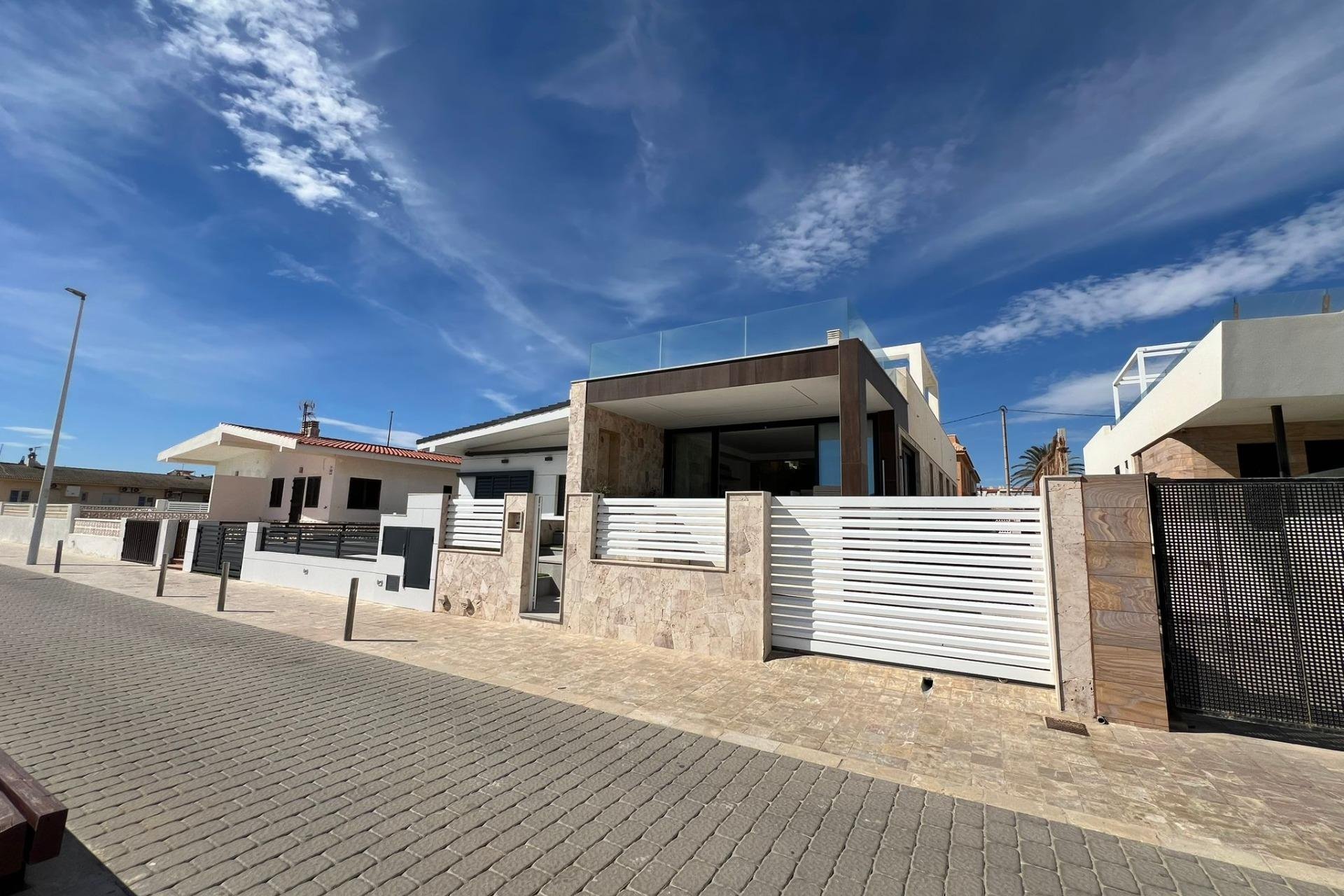 Reventa - Villa de Lujo -
Torrevieja - La Mata