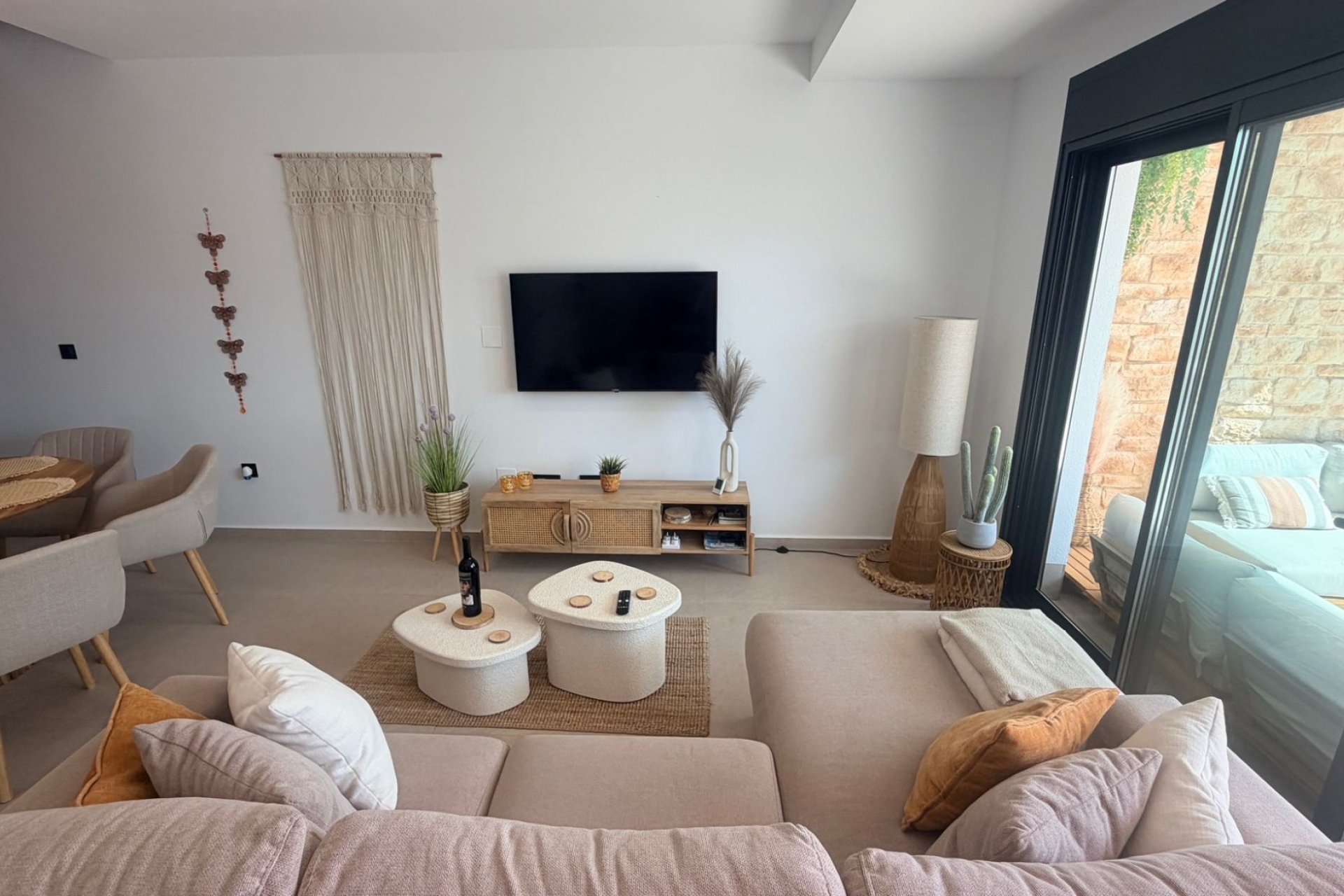 Reventa - Villa -
Dolores - Dolores - Town