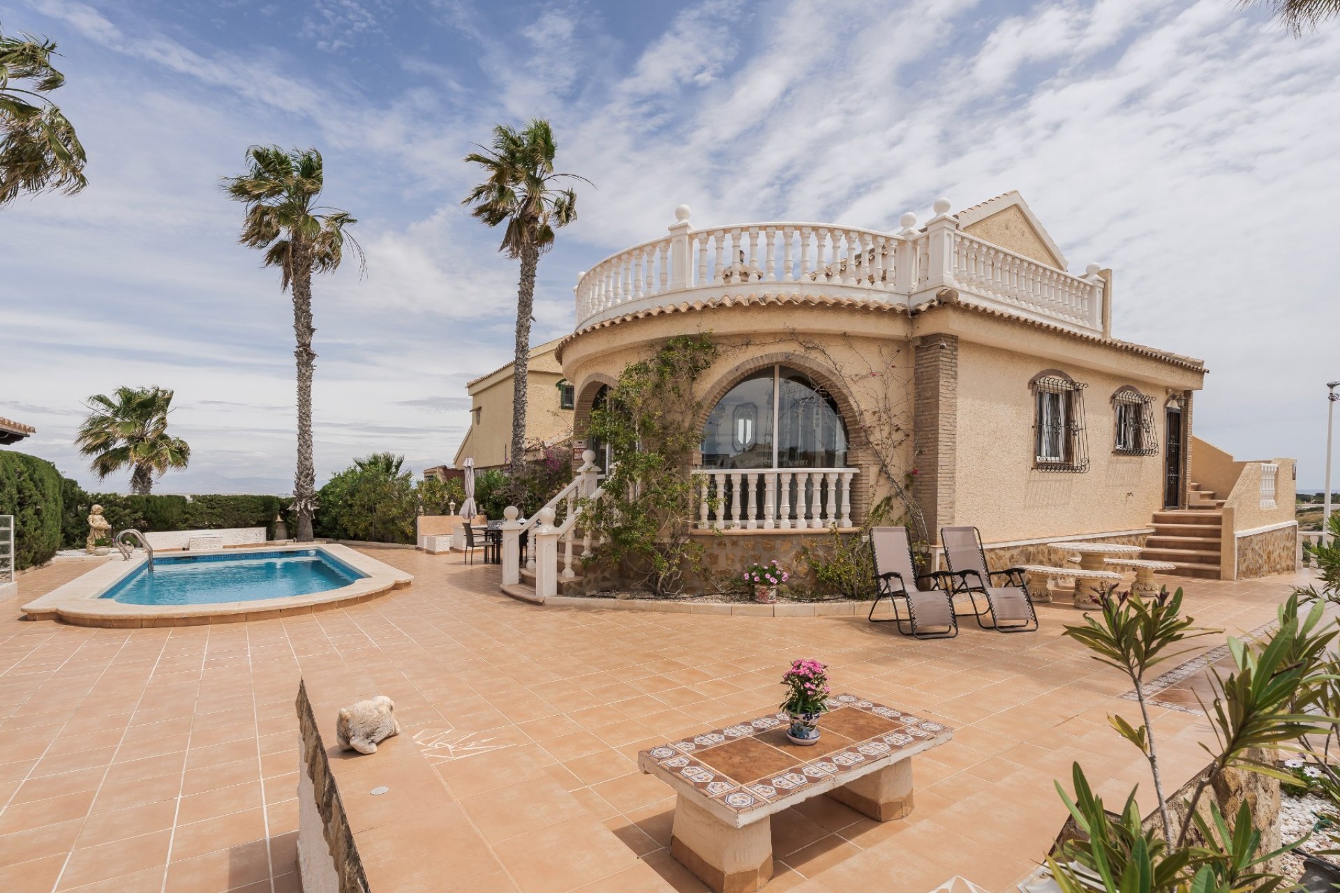 Reventa - Villa -
Gran Alacant - Monte y Mar