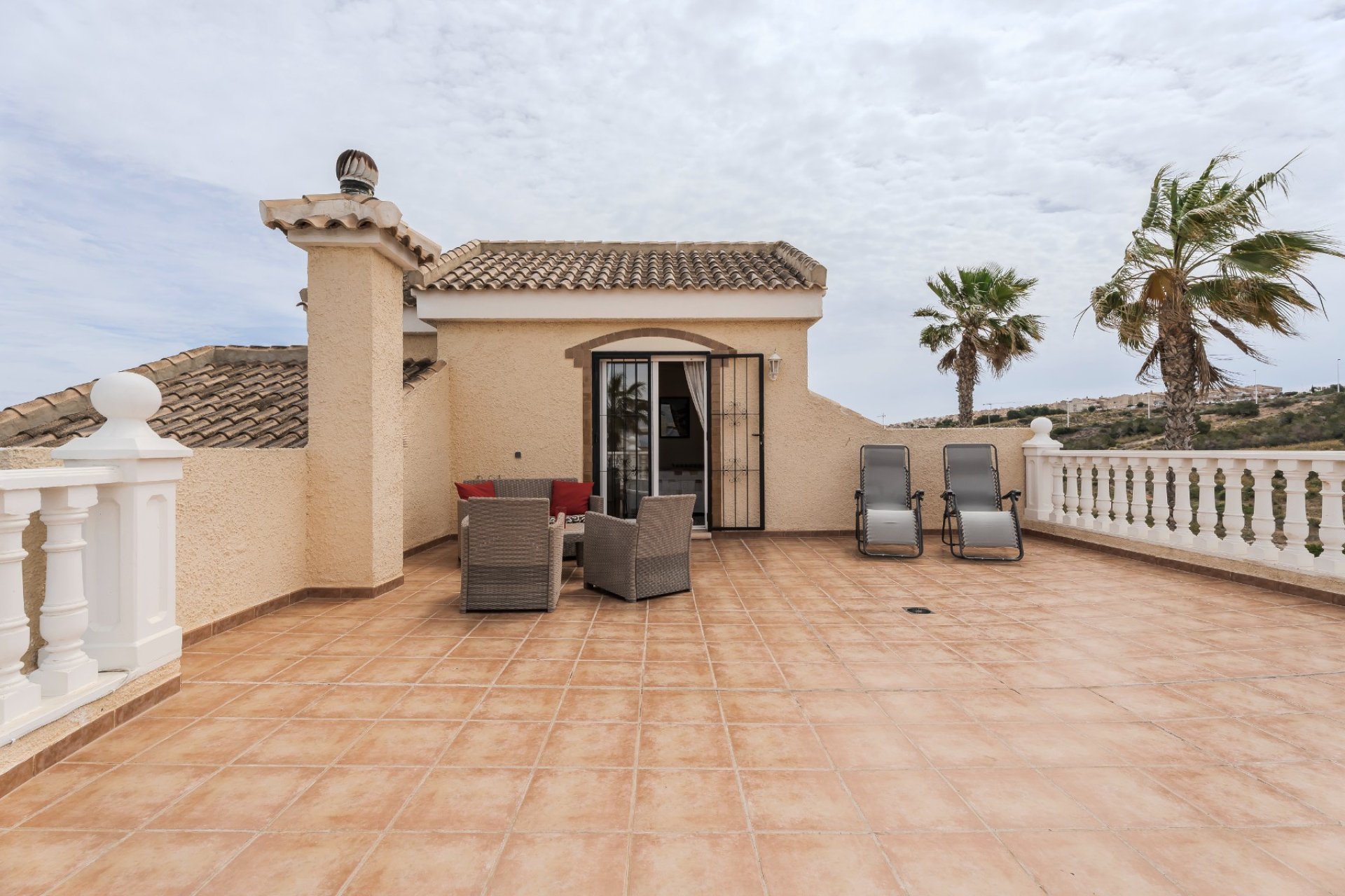 Reventa - Villa -
Gran Alacant - Monte y Mar